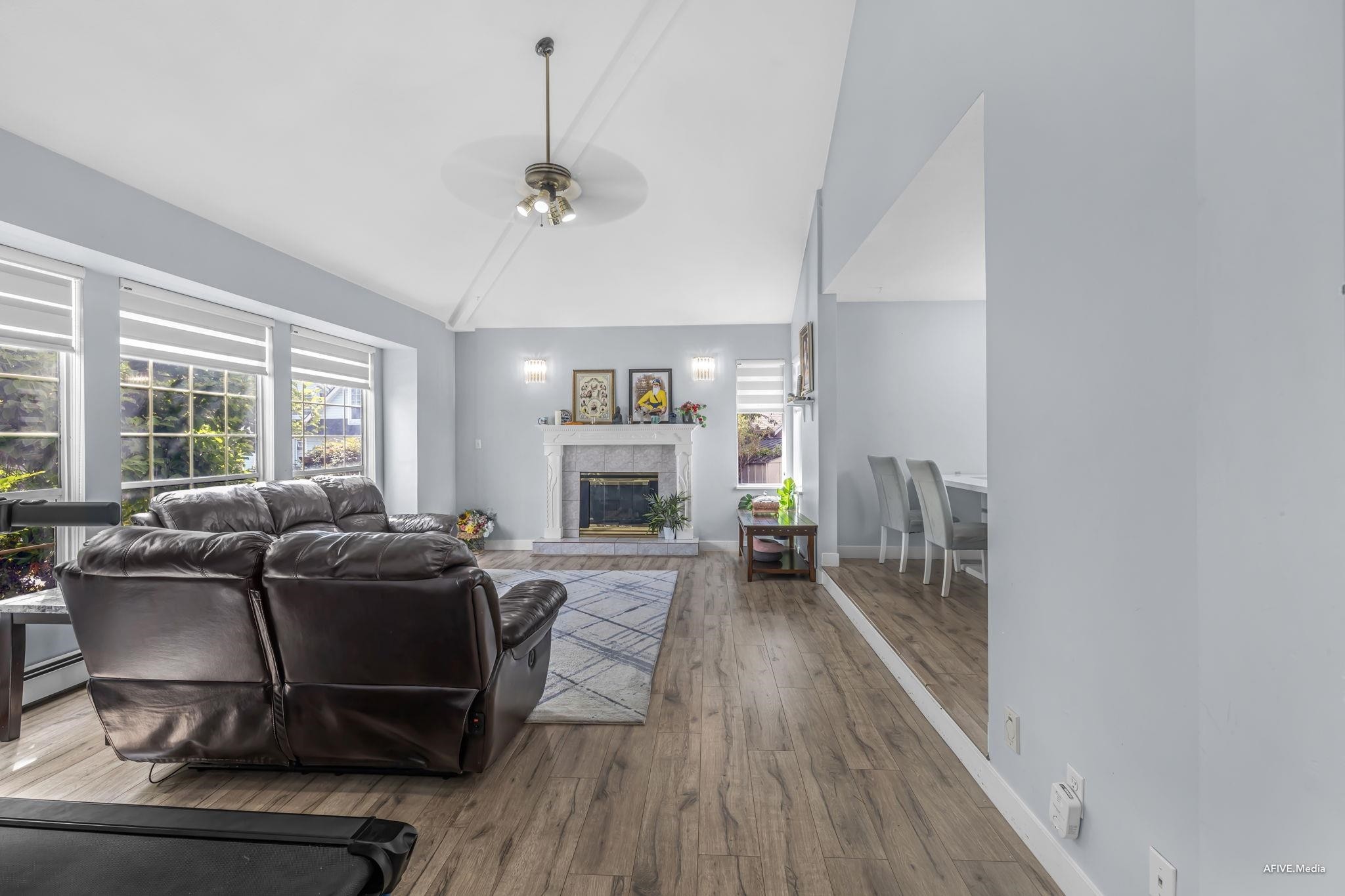 









8727


142a

Street,
Surrey,




BC
V3W 4G4

