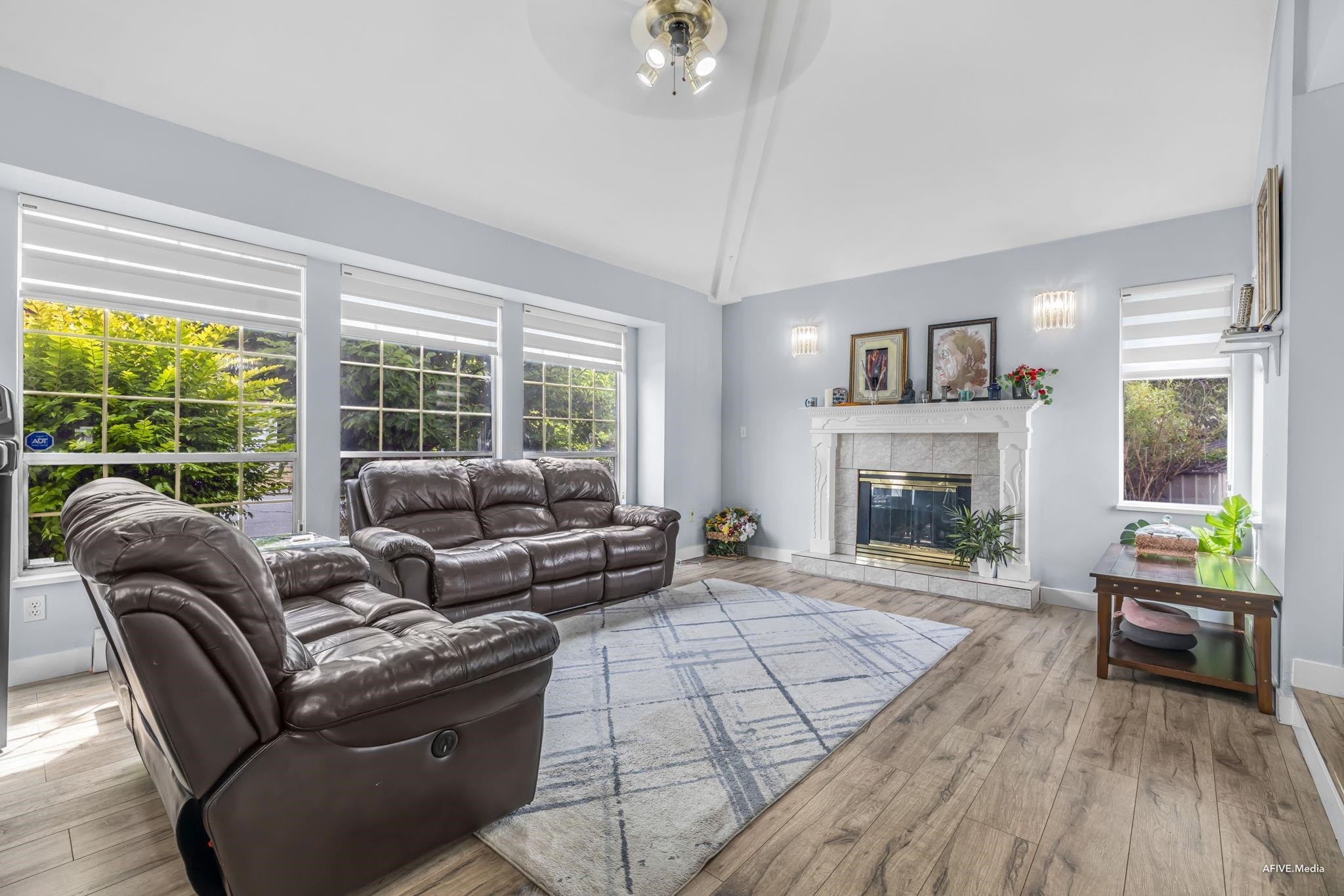 









8727


142a

Street,
Surrey,




BC
V3W 4G4

