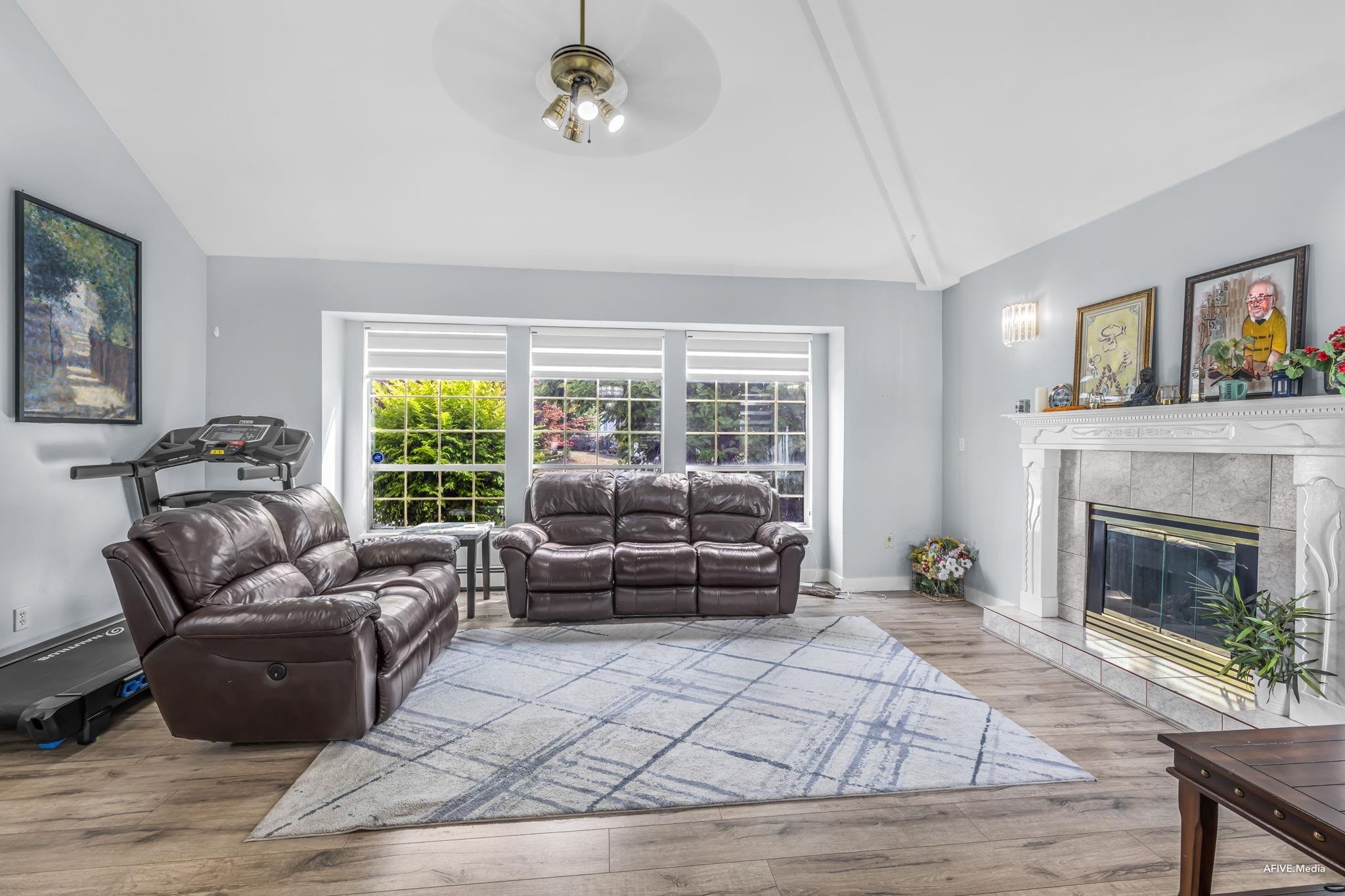 









8727


142a

Street,
Surrey,




BC
V3W 4G4

