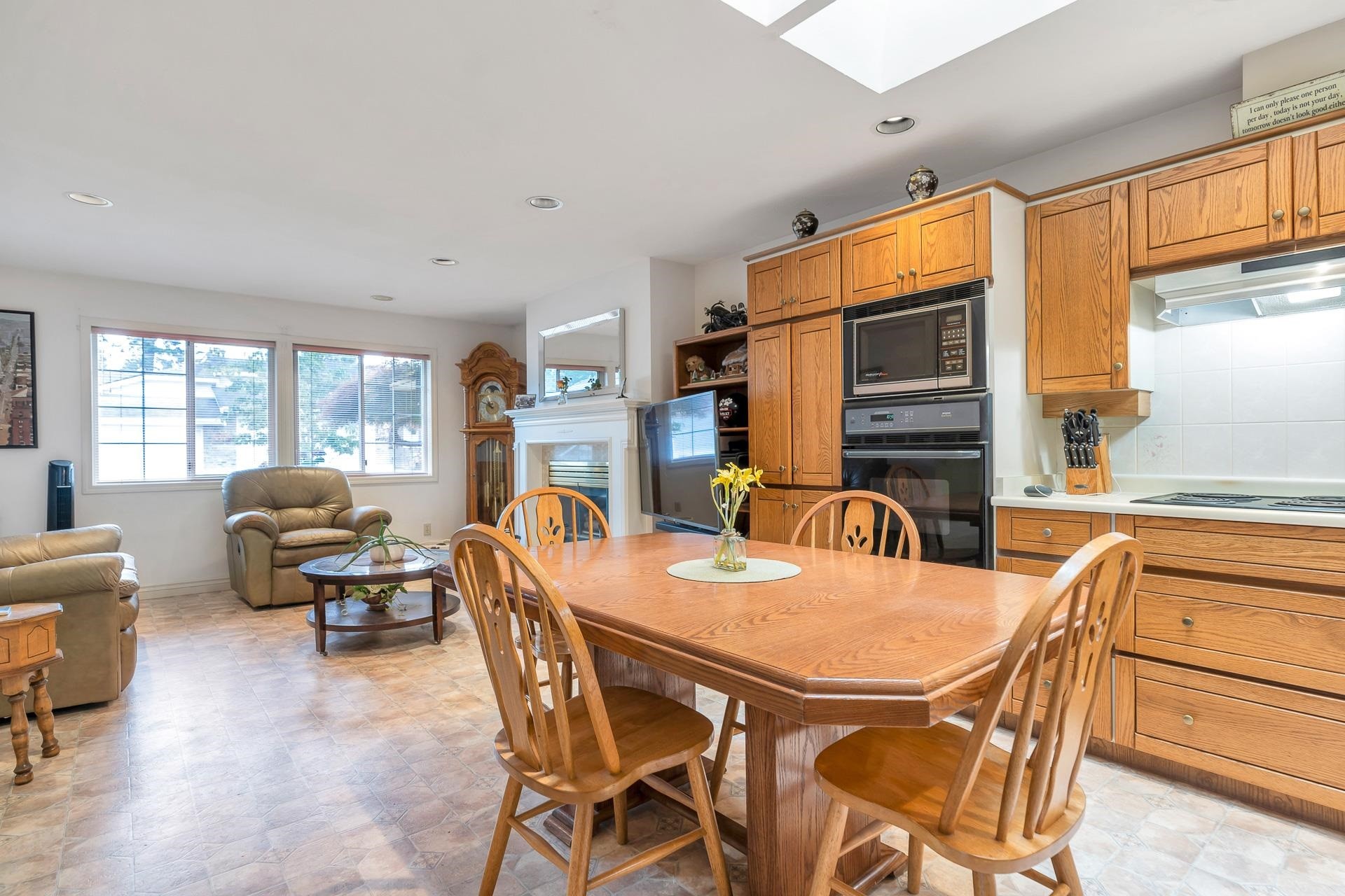 









5051


203

Street, 18,
Langley,




BC
V3A 1V5

