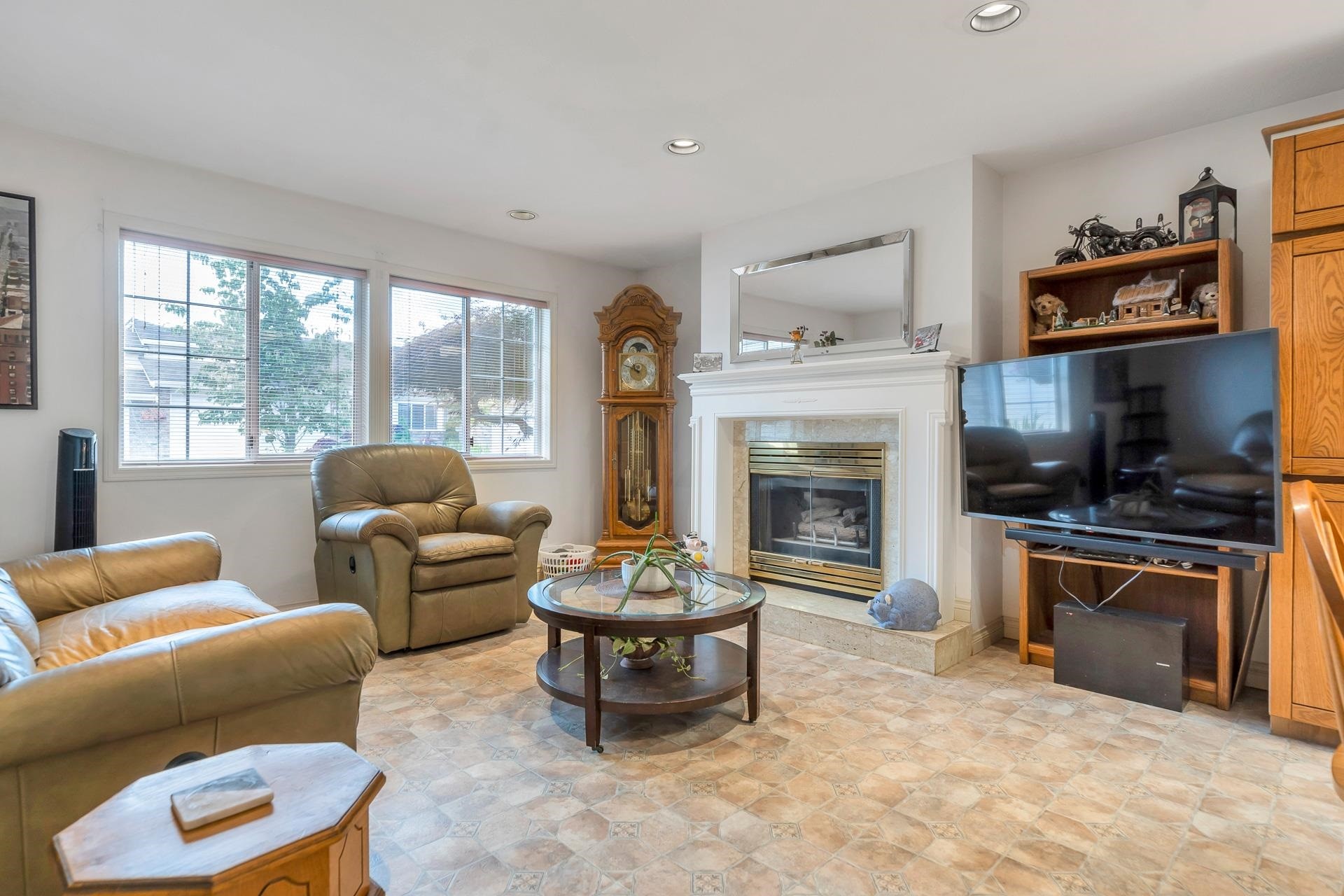 









5051


203

Street, 18,
Langley,




BC
V3A 1V5

