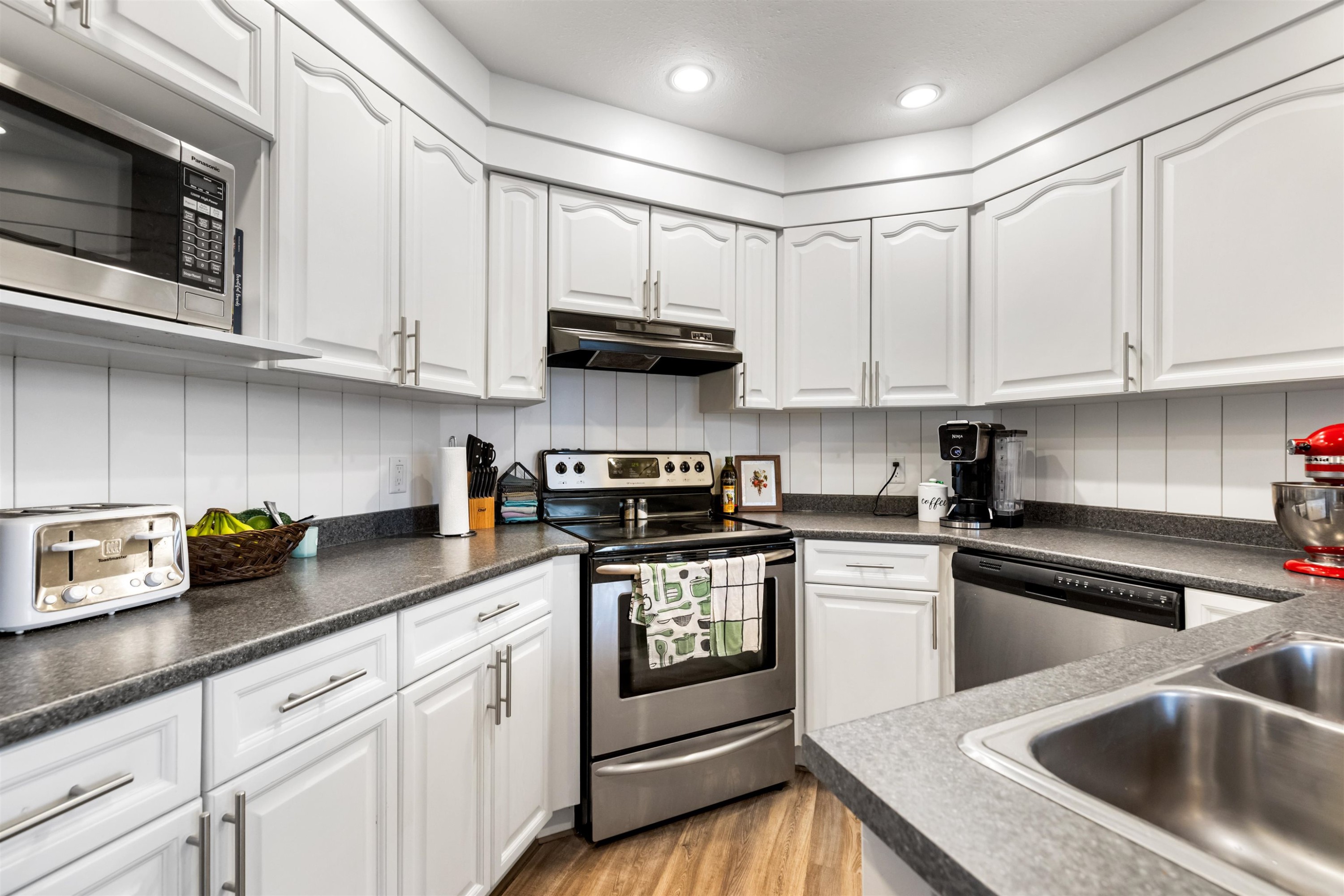 









3080


Townline

Road, 105,
Abbotsford,




BC
V2T 5M2

