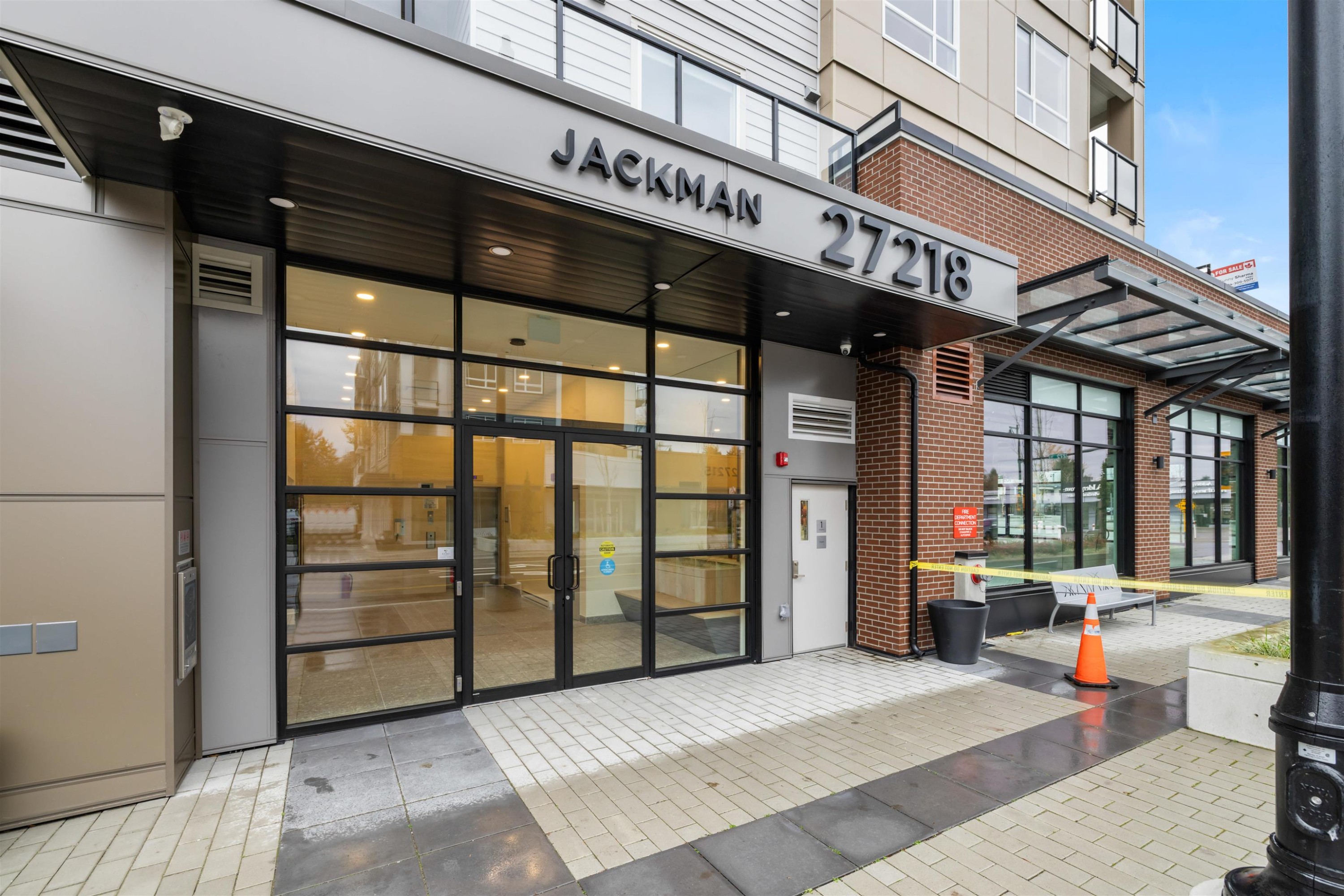 









27218


Aldergrove Town Centre

Drive, 302,
Langley,




BC
V4W 0E4

