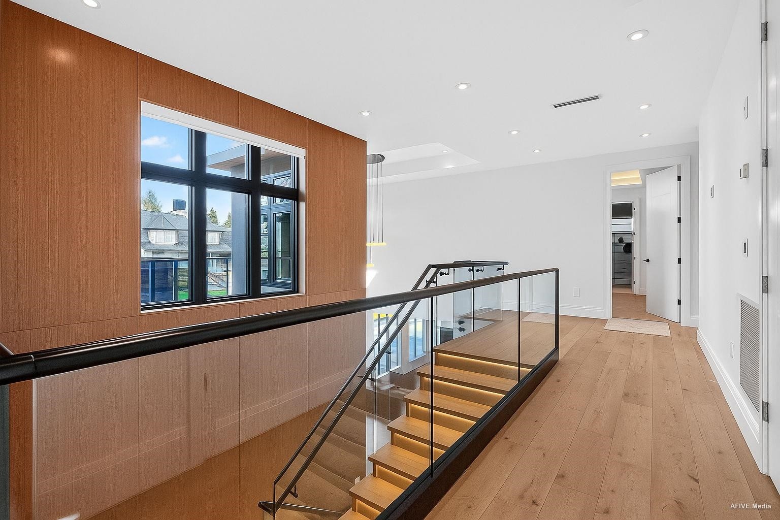 









9376


164

Street,
Surrey,




BC
V4N 3C8

