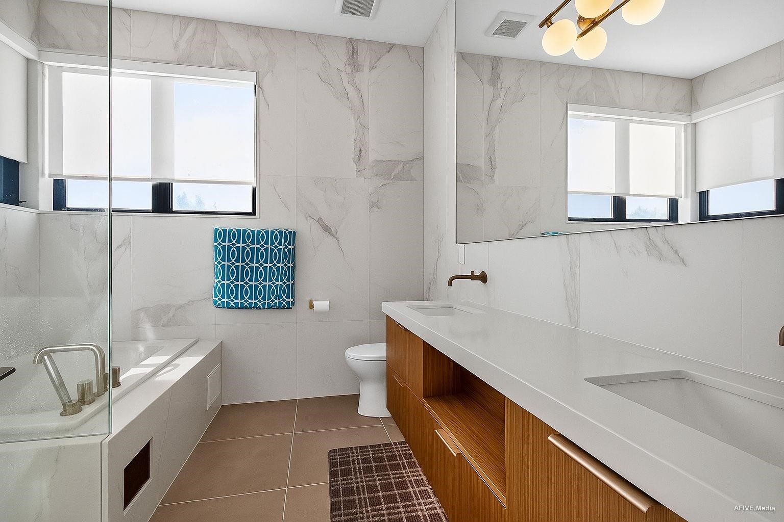 









9376


164

Street,
Surrey,




BC
V4N 3C8

