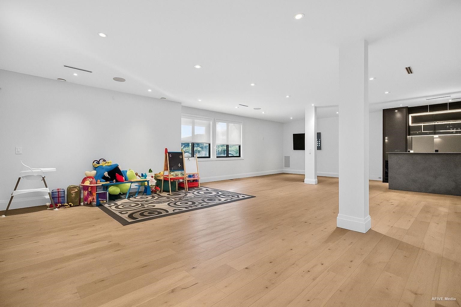 









9376


164

Street,
Surrey,




BC
V4N 3C8

