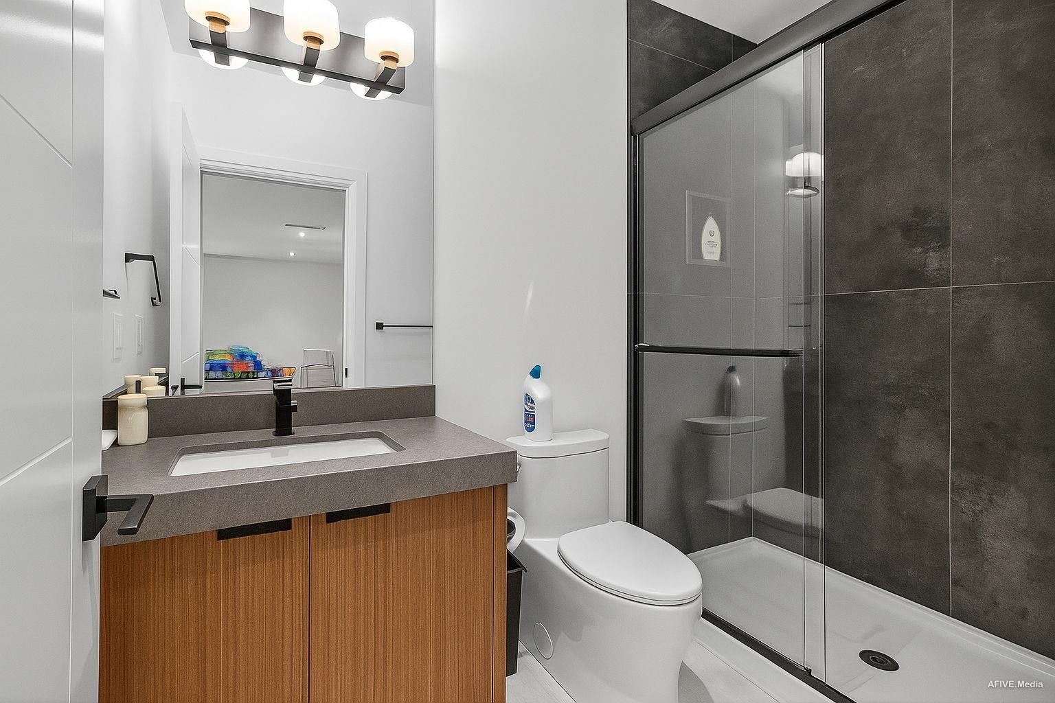 









9376


164

Street,
Surrey,




BC
V4N 3C8

