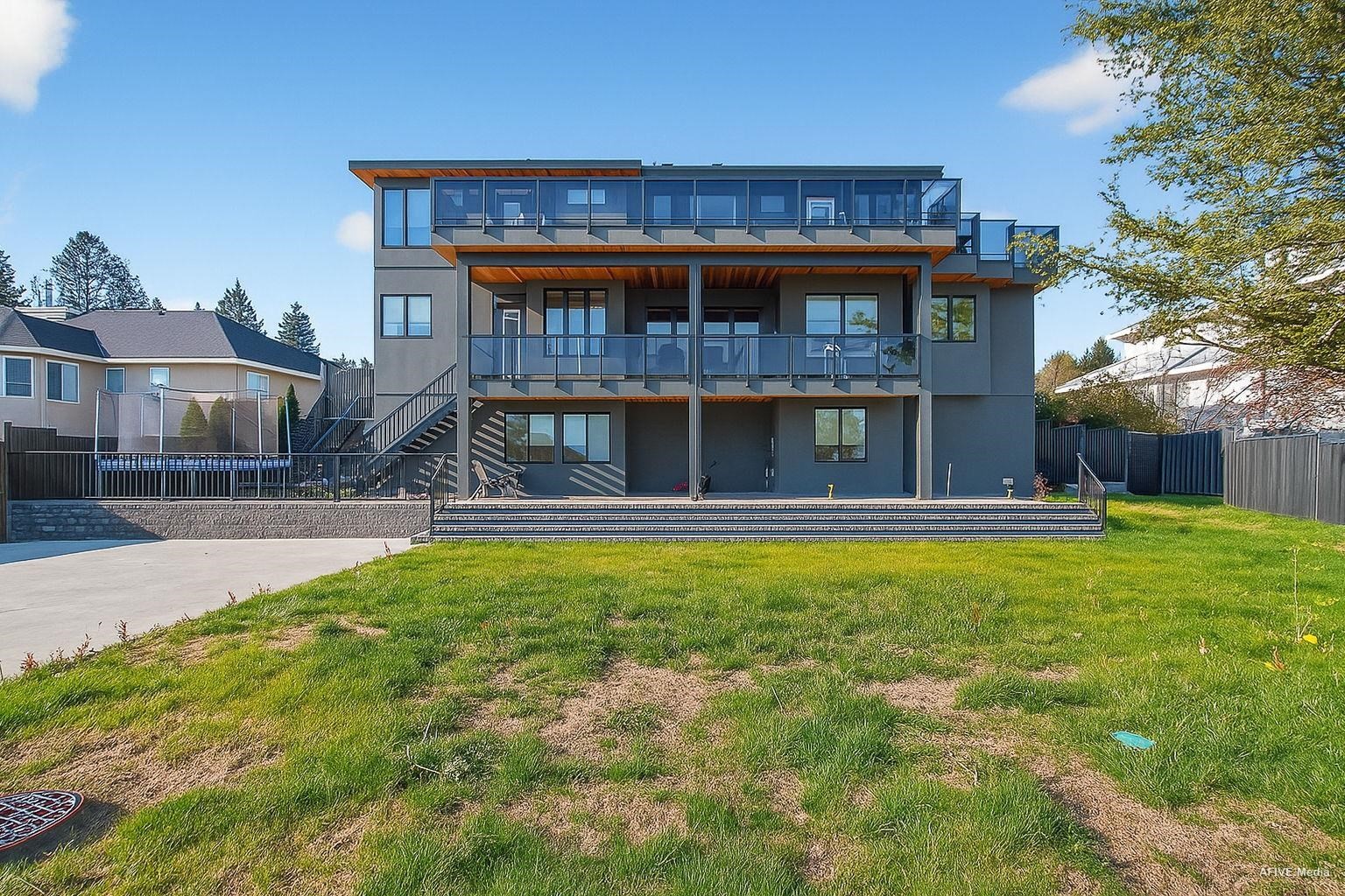 









9376


164

Street,
Surrey,




BC
V4N 3C8

