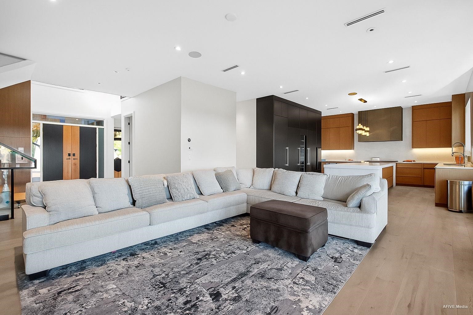 









9376


164

Street,
Surrey,




BC
V4N 3C8

