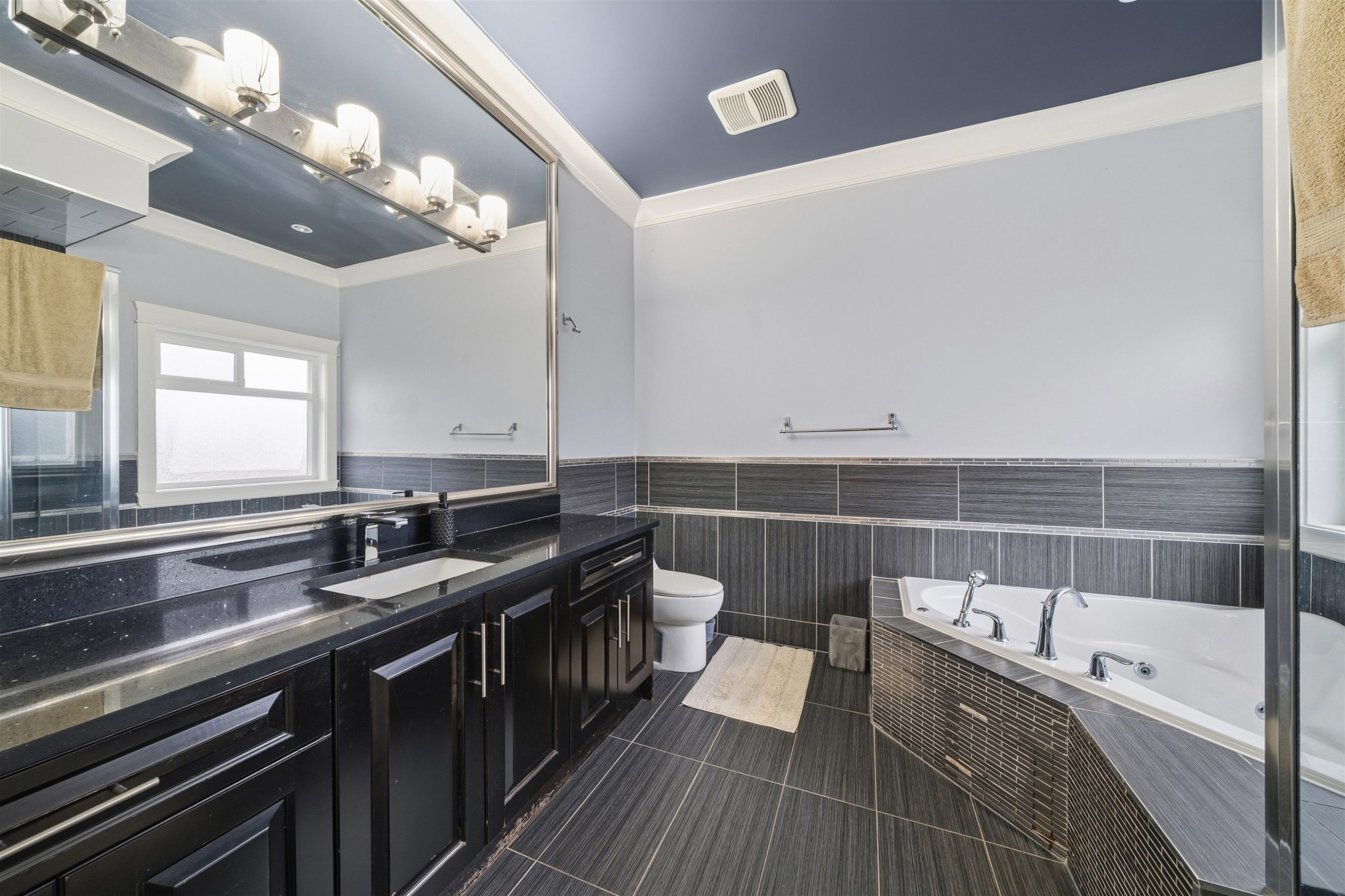 









9316


125

Street,
Surrey,




BC
V3V 4X6

