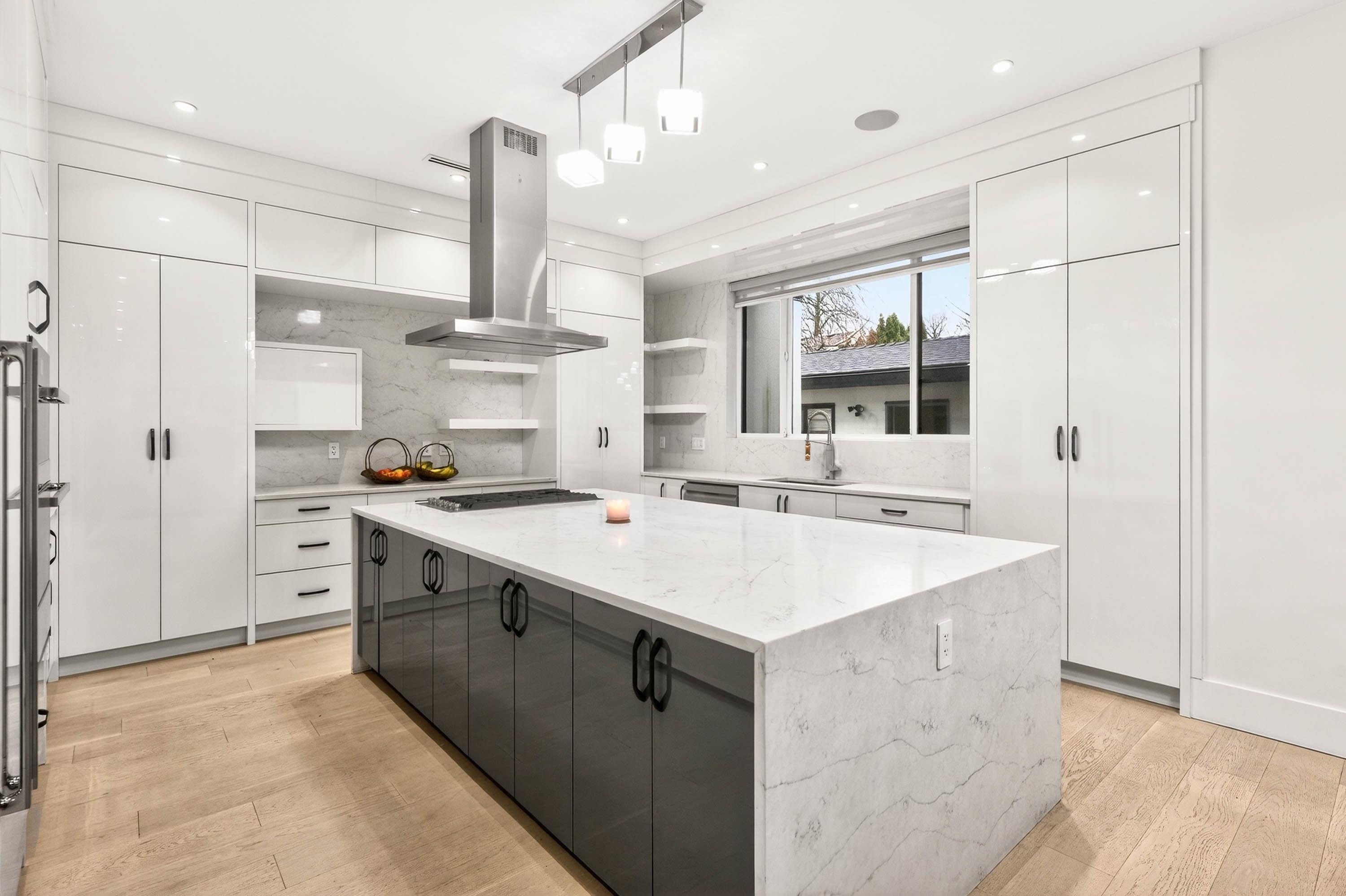 









7881


112a

Street,
Delta,




BC
V4C 4Y4

