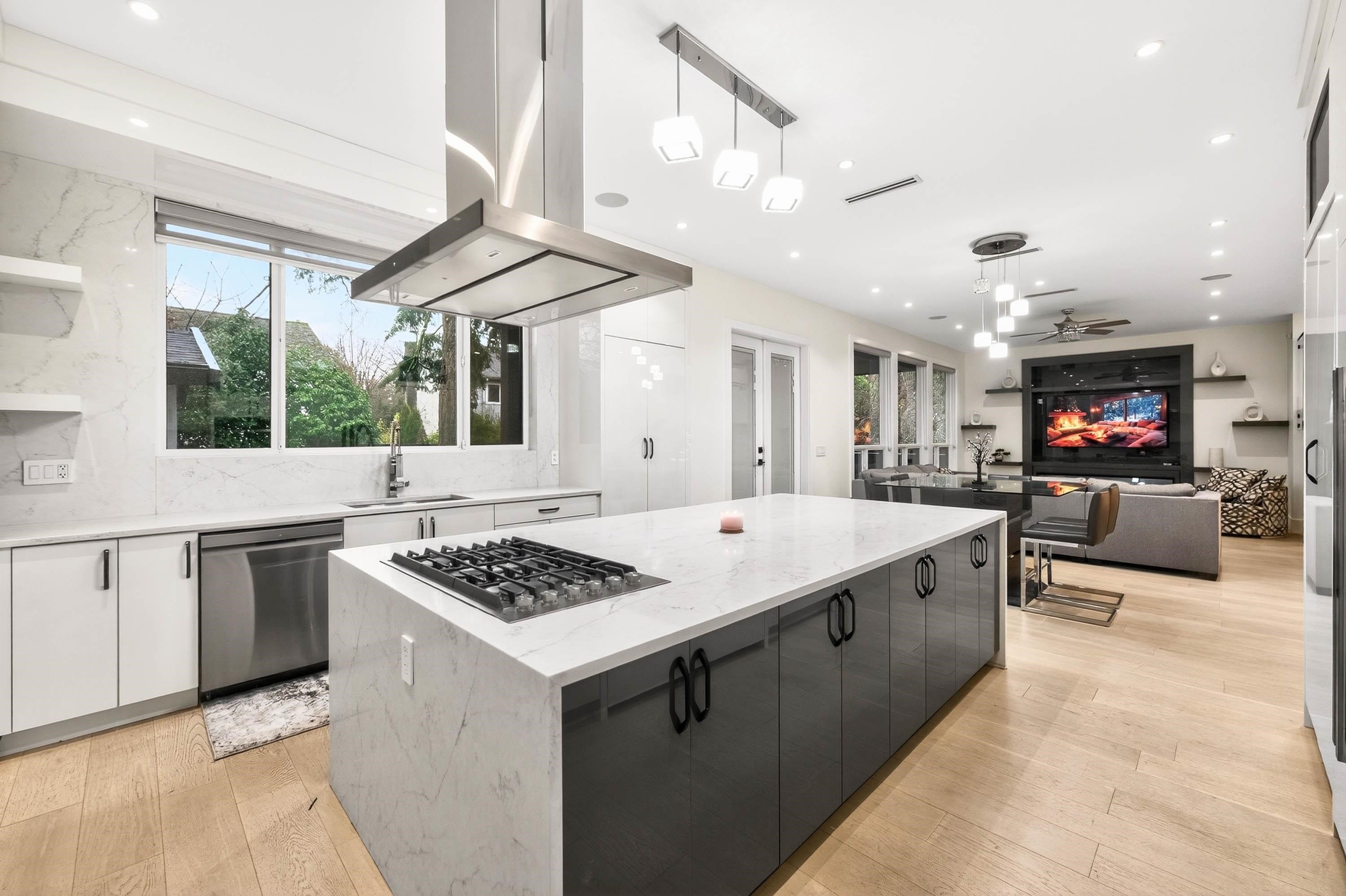 









7881


112a

Street,
Delta,




BC
V4C 4Y4

