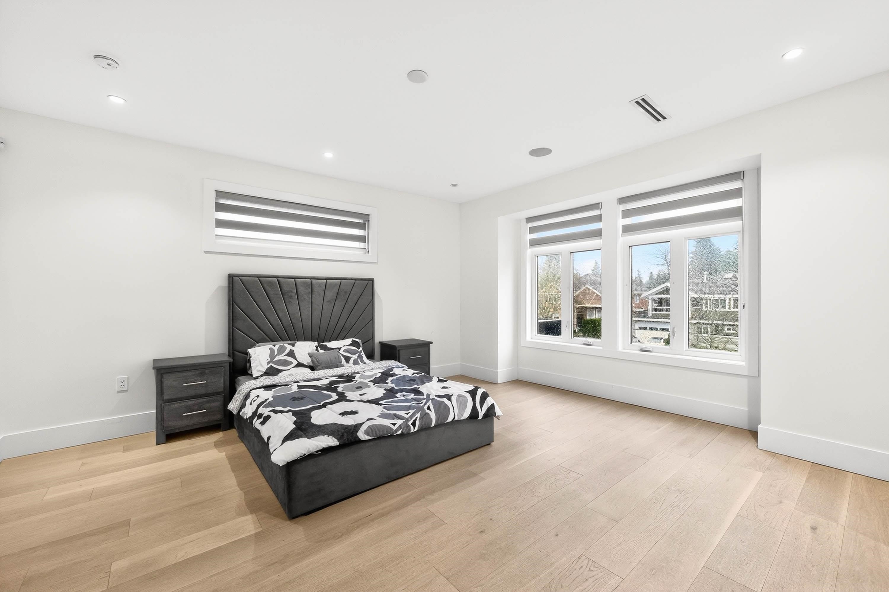 









7881


112a

Street,
Delta,




BC
V4C 4Y4

