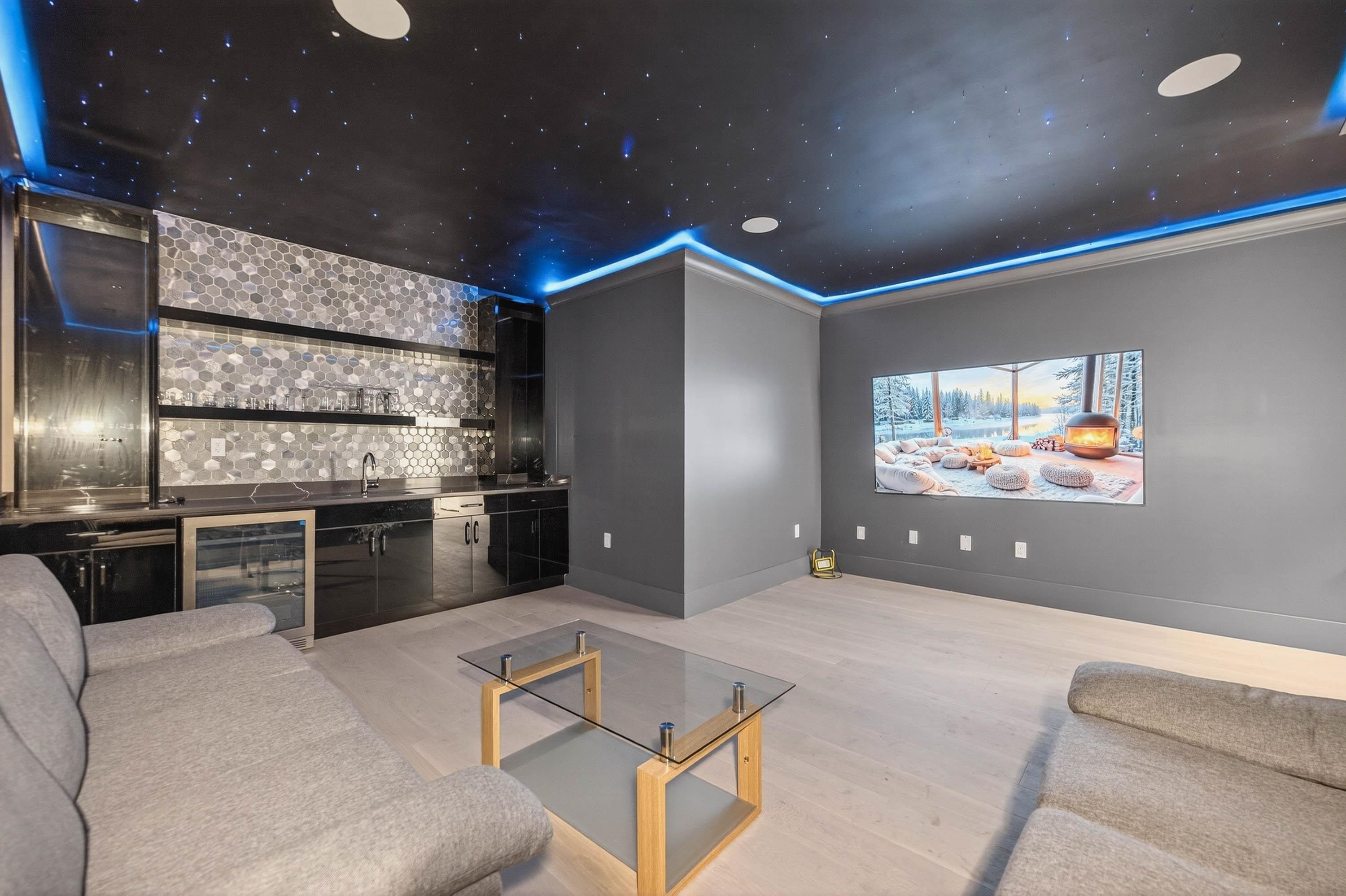 









7881


112a

Street,
Delta,




BC
V4C 4Y4

