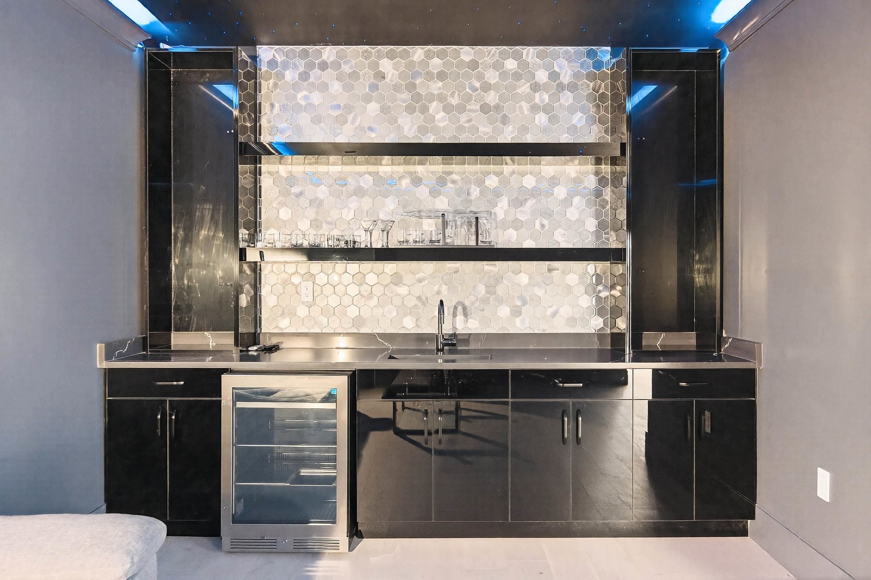 









7881


112a

Street,
Delta,




BC
V4C 4Y4

