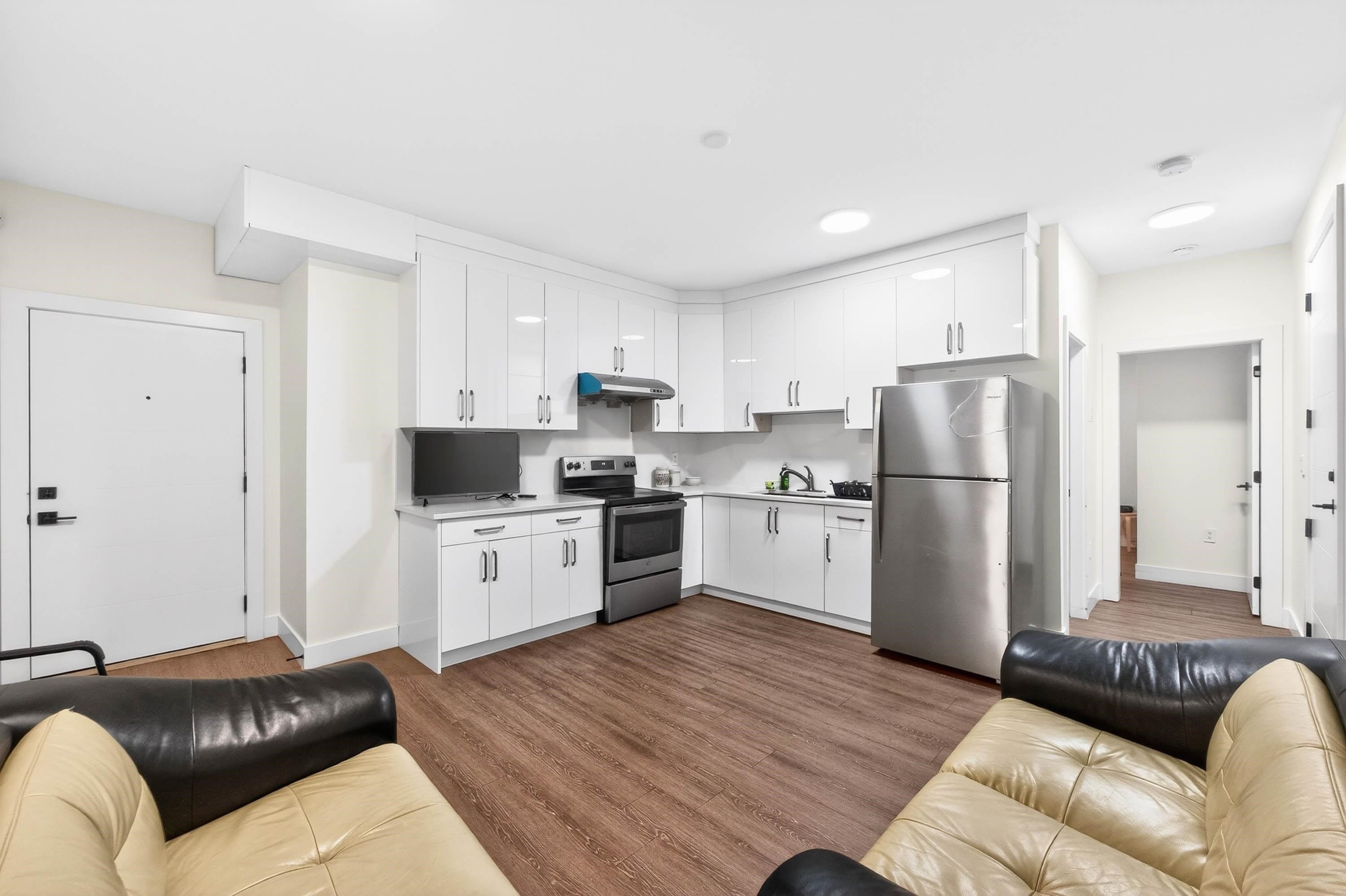 









7881


112a

Street,
Delta,




BC
V4C 4Y4

