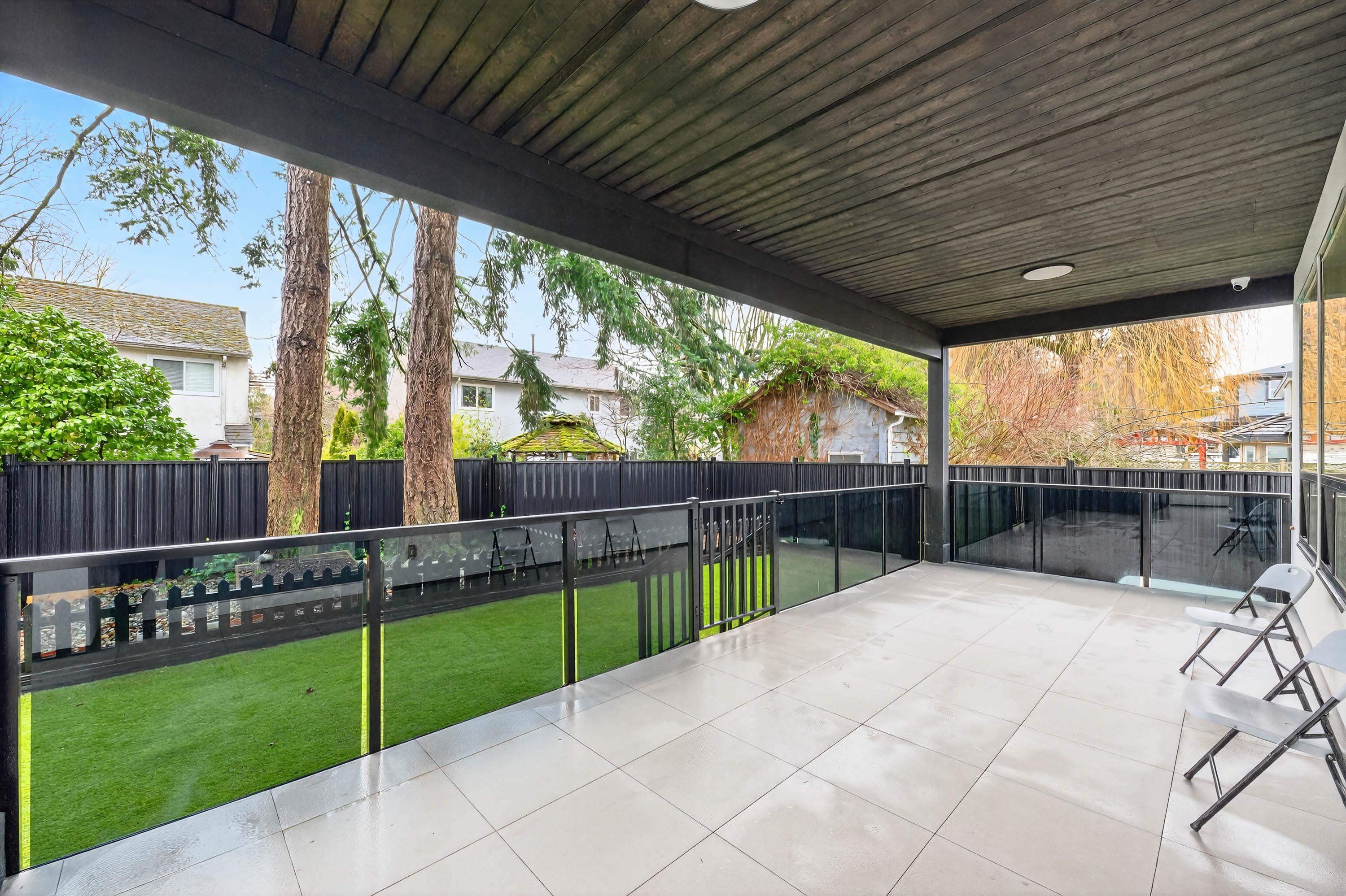 









7881


112a

Street,
Delta,




BC
V4C 4Y4

