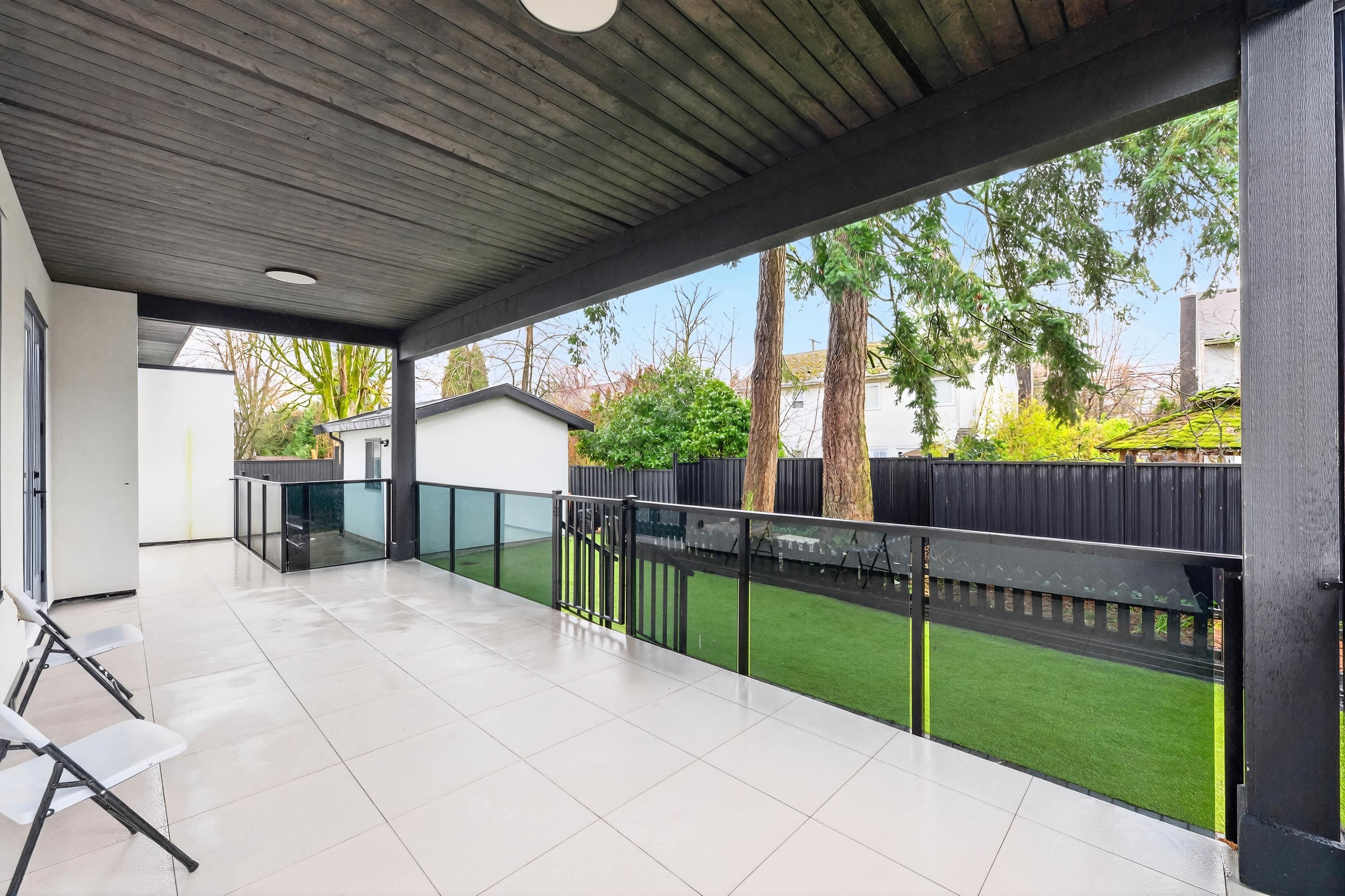 









7881


112a

Street,
Delta,




BC
V4C 4Y4

