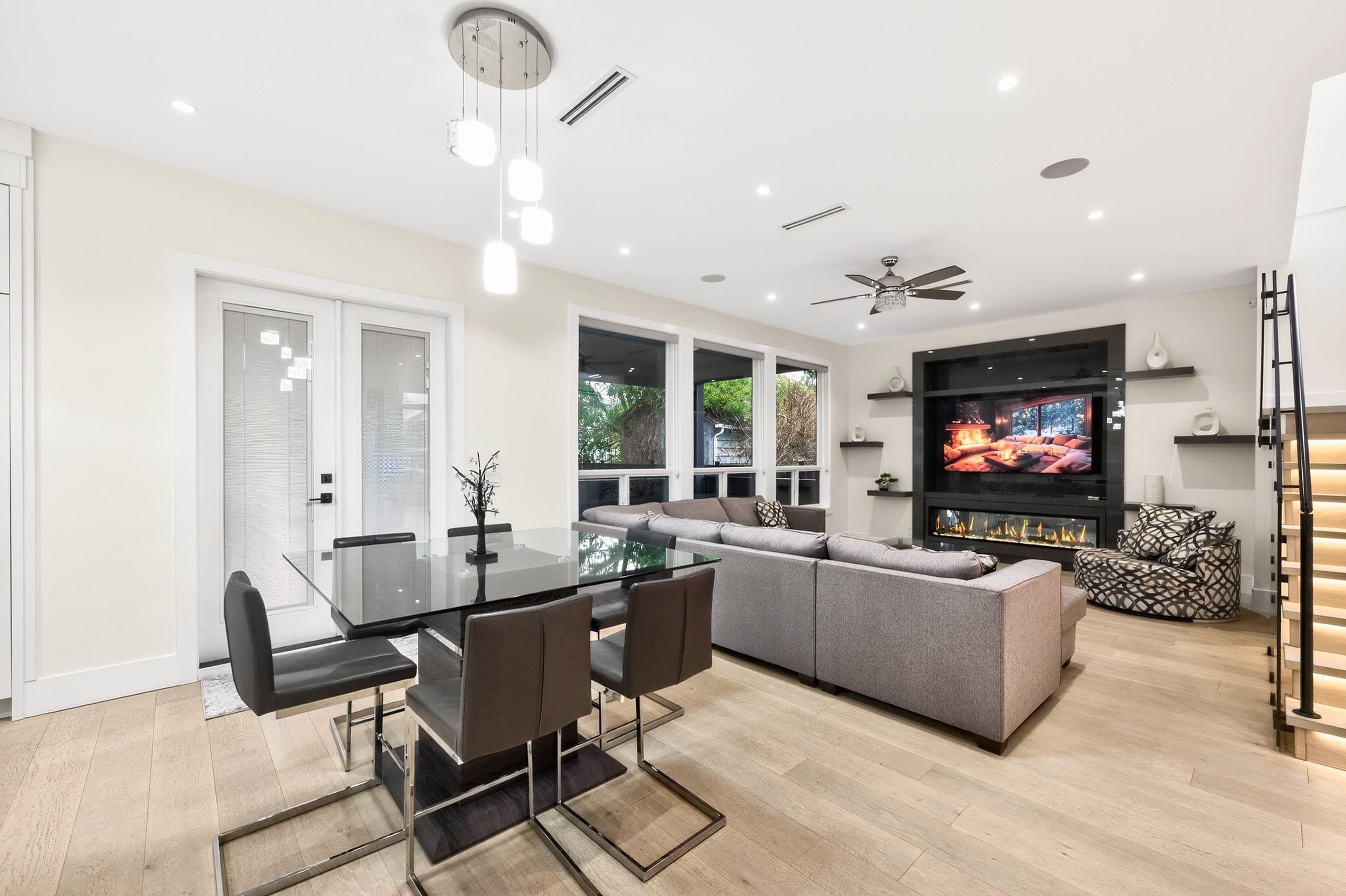 









7881


112a

Street,
Delta,




BC
V4C 4Y4

