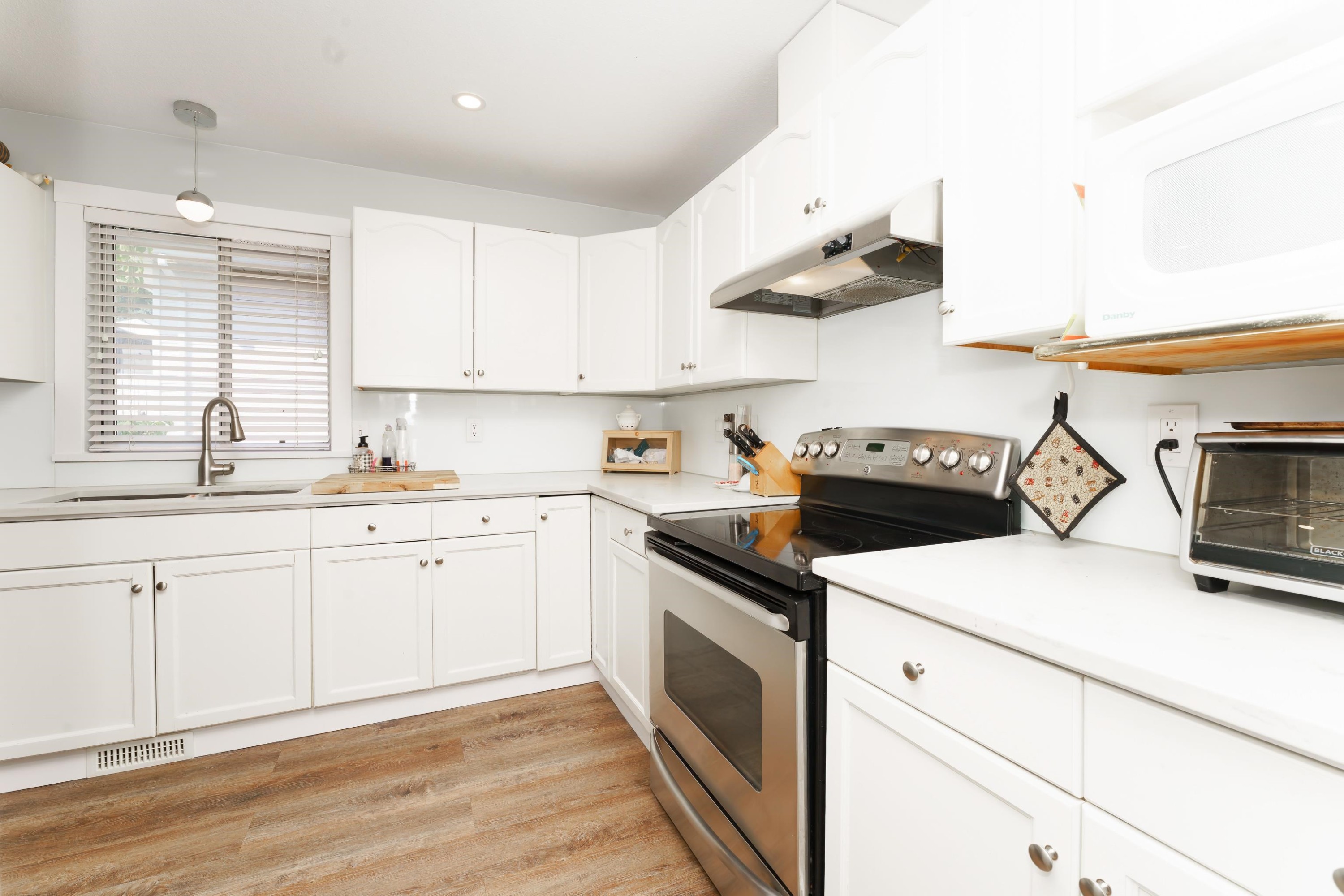 









33106


Best

Avenue,
Mission,




BC
V2V 2T1

