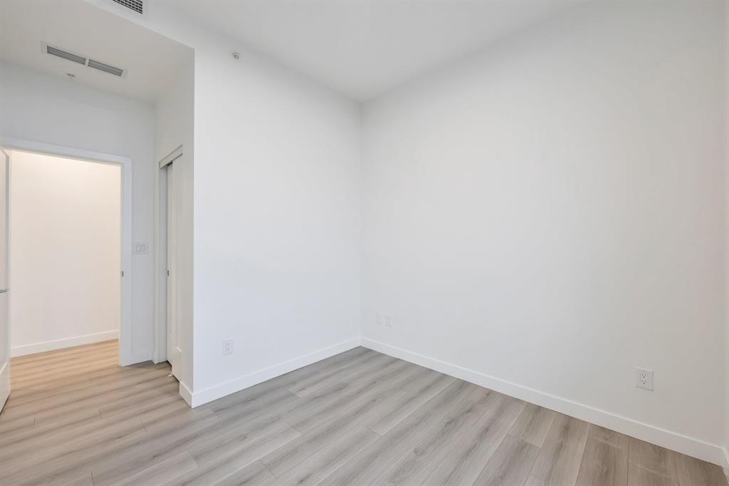 









8551


201

Street, 3306,
Langley,




BC
V2Y 3Y4

