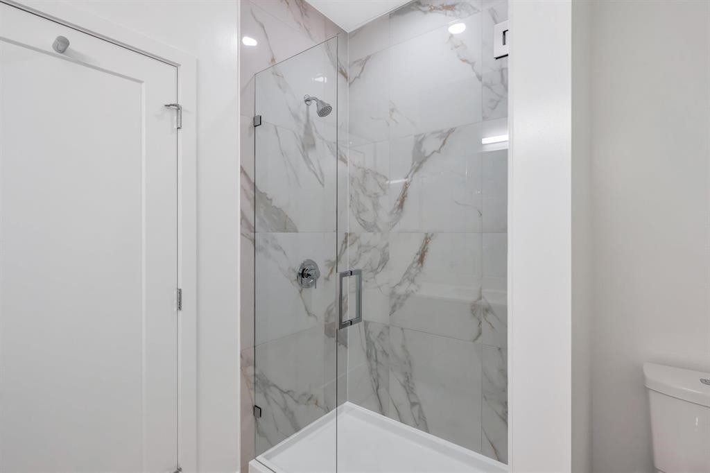 









8551


201

Street, 3306,
Langley,




BC
V2Y 3Y4

