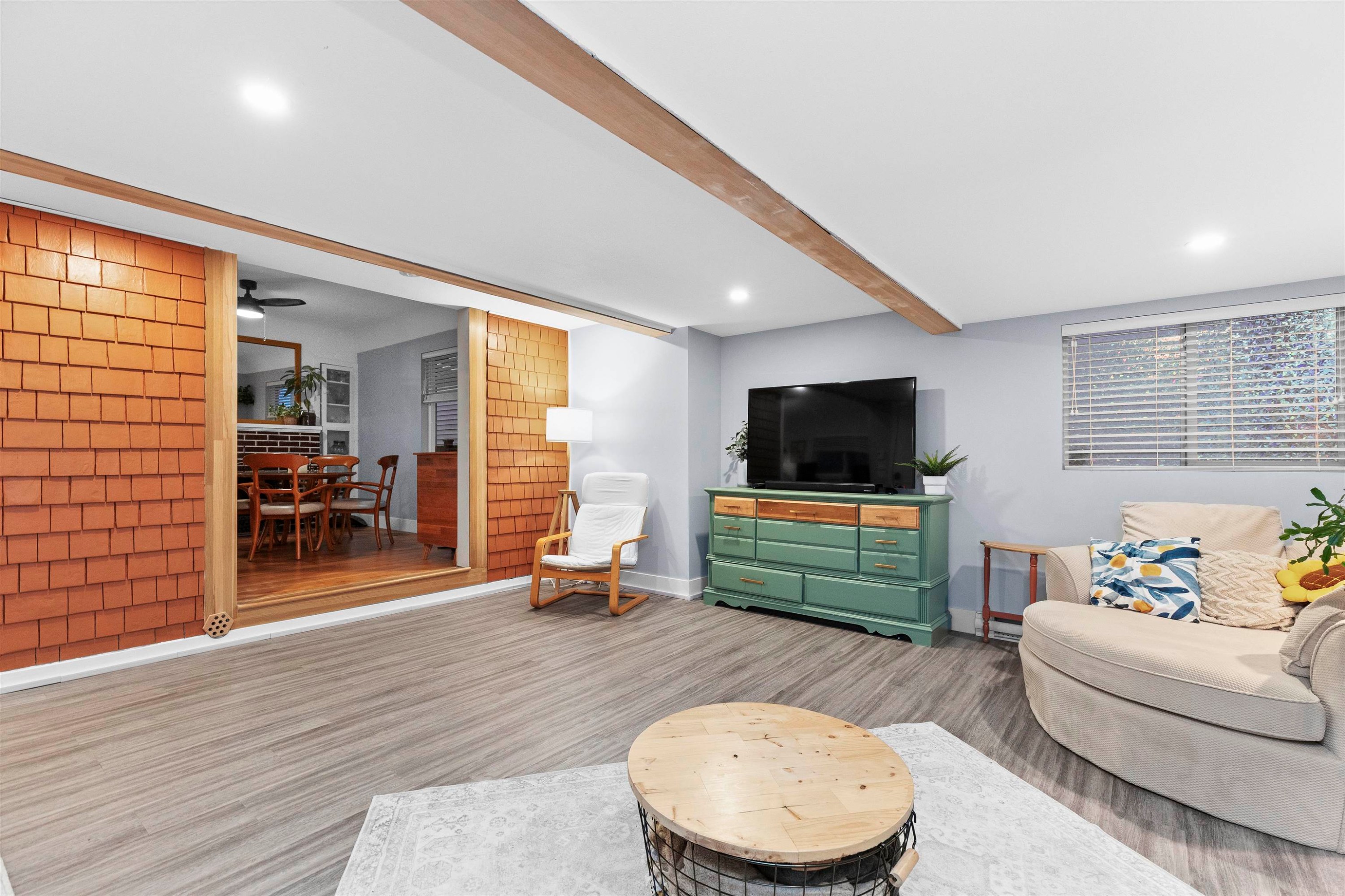 









32931


1st

Avenue,
Mission,




BC
V2V 1E9

