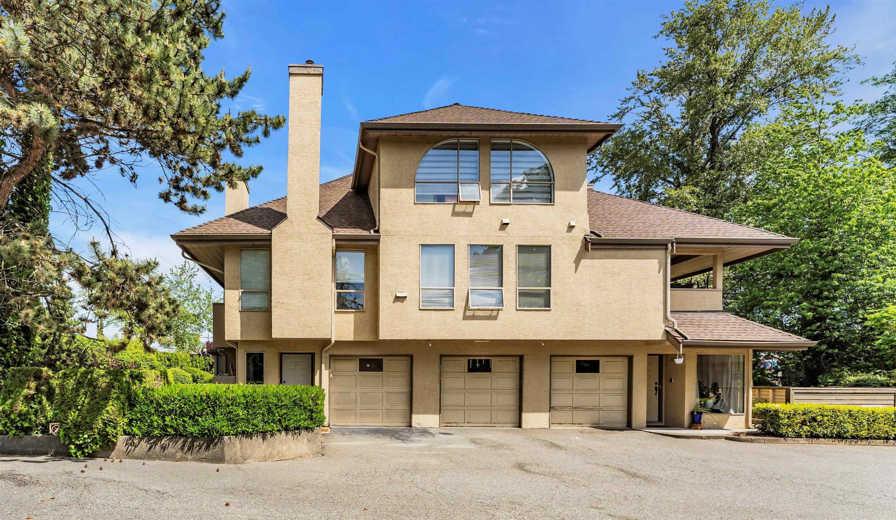 









12172


72

Avenue, 21,
Surrey,




BC
V3W 2L9

