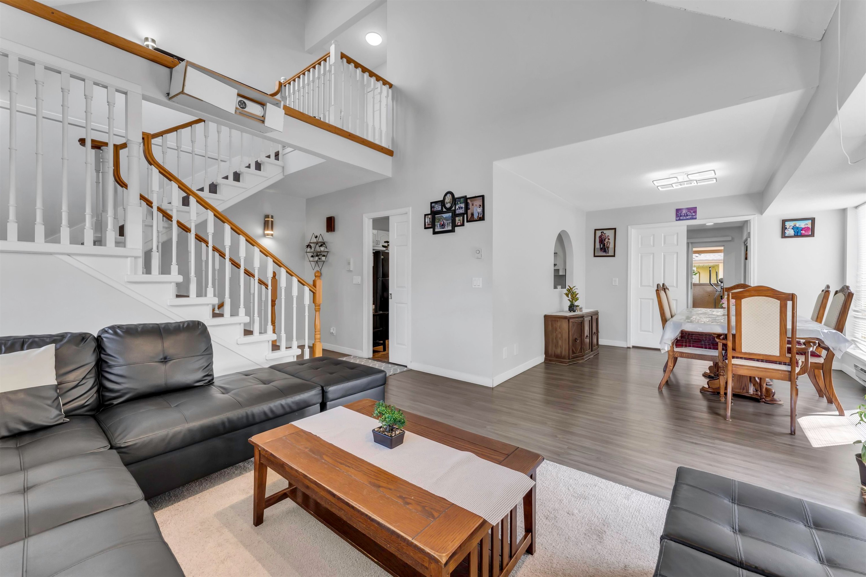 









12172


72

Avenue, 21,
Surrey,




BC
V3W 2L9

