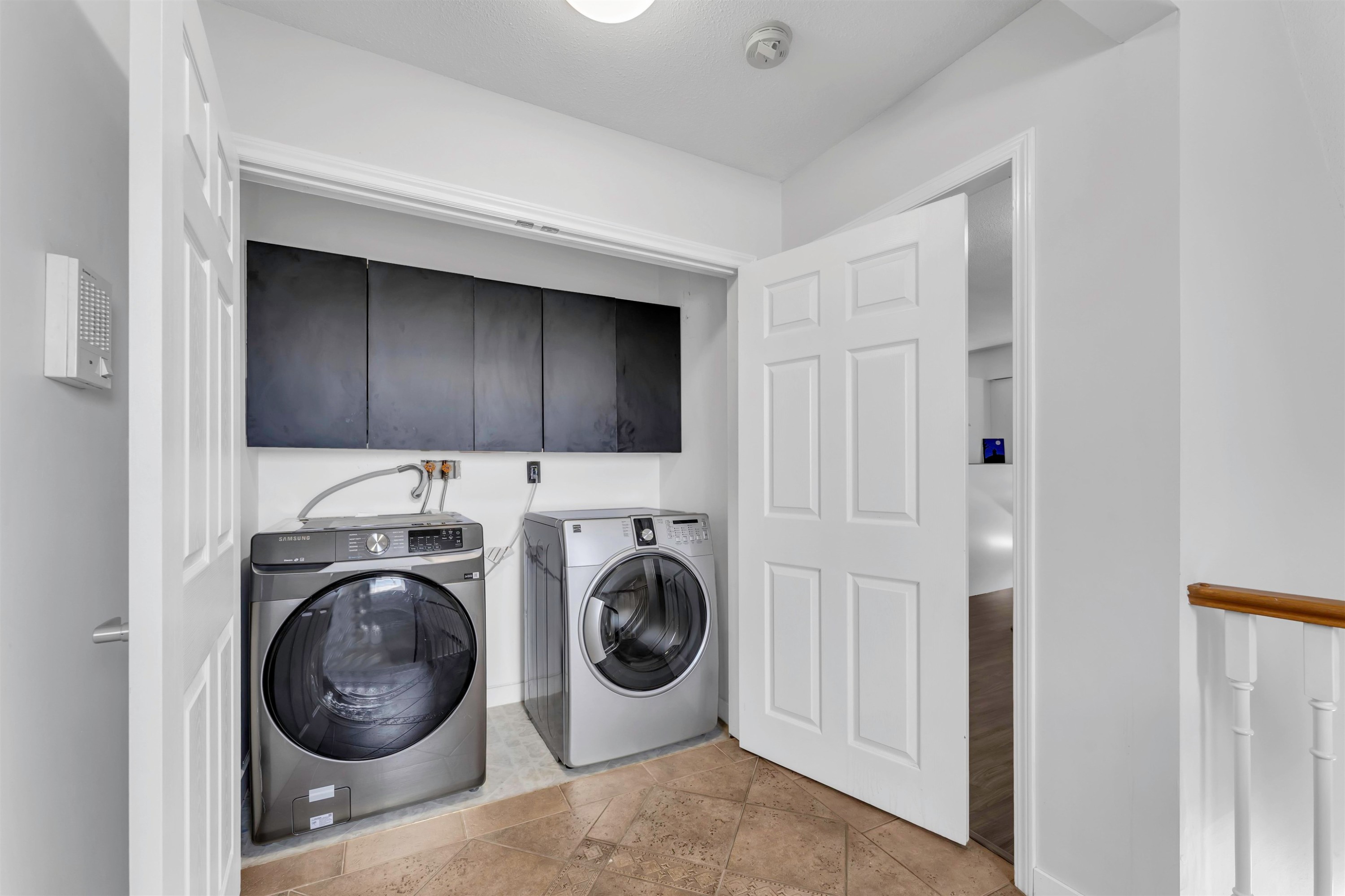 









12172


72

Avenue, 21,
Surrey,




BC
V3W 2L9

