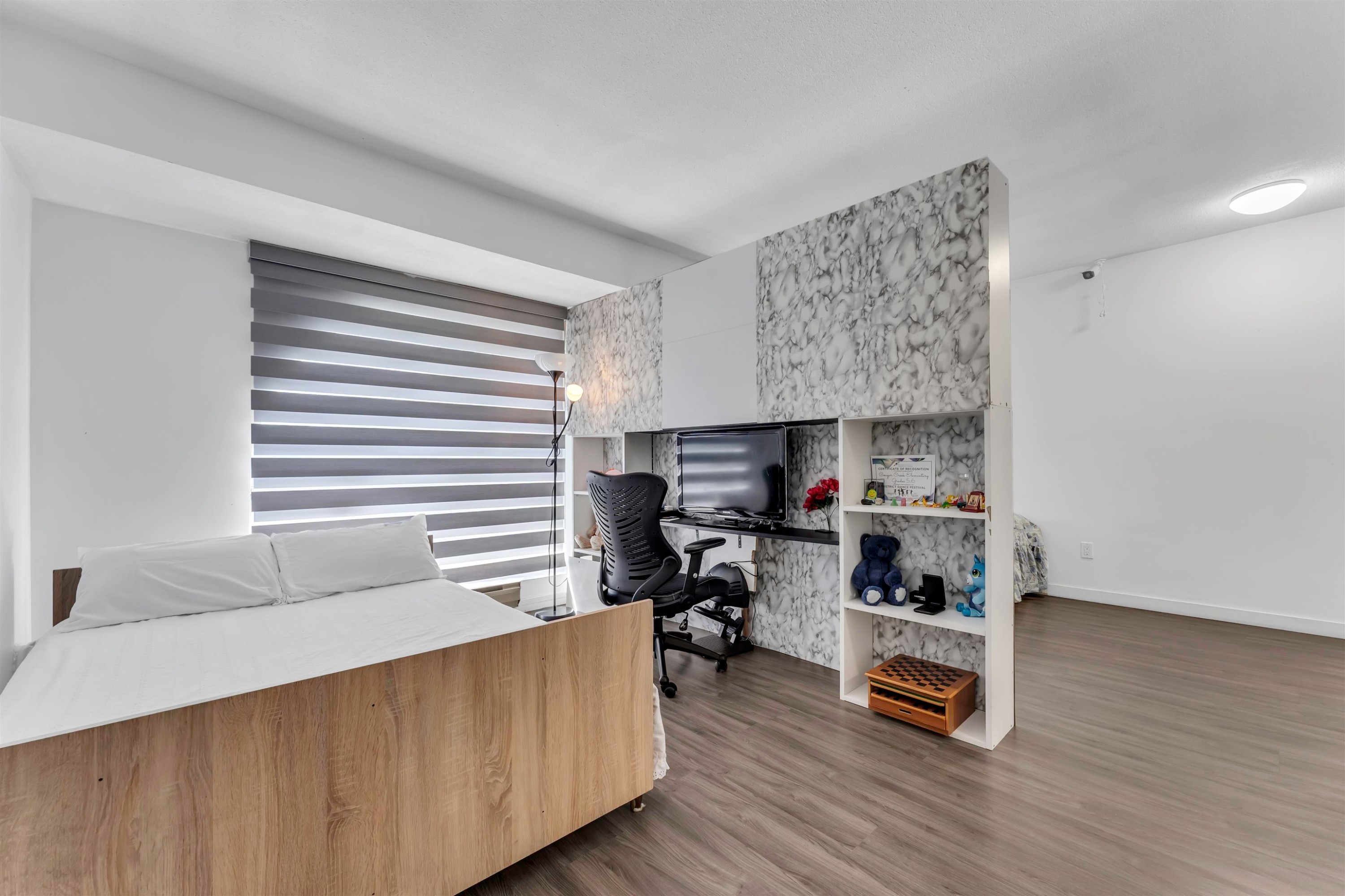 









12172


72

Avenue, 21,
Surrey,




BC
V3W 2L9

