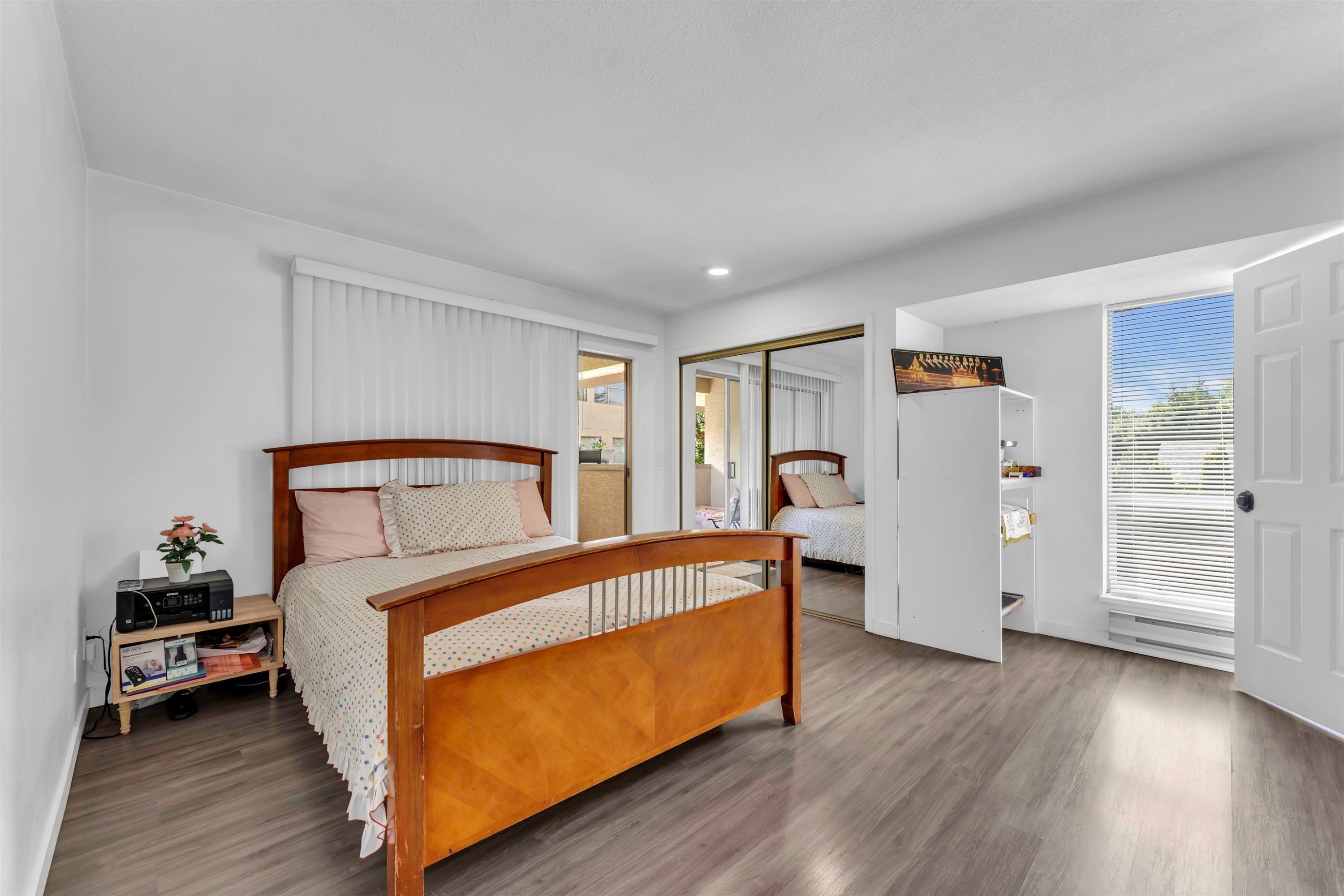 









12172


72

Avenue, 21,
Surrey,




BC
V3W 2L9

