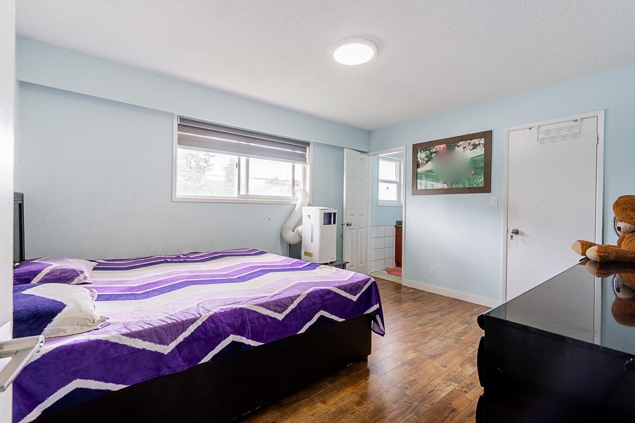 









10040


128

Street,
Surrey,




BC
V5N 5K7

