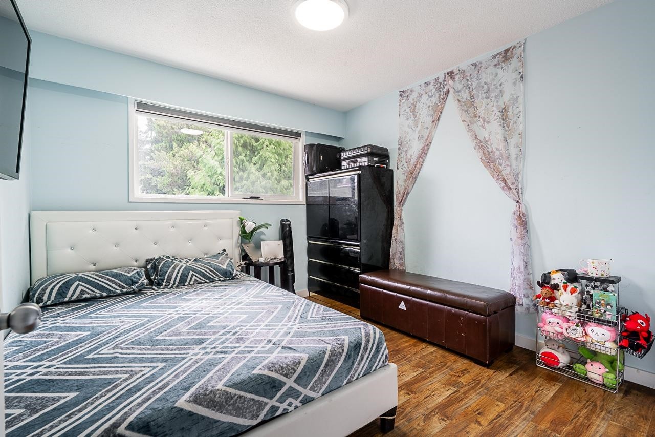 









10040


128

Street,
Surrey,




BC
V5N 5K7

