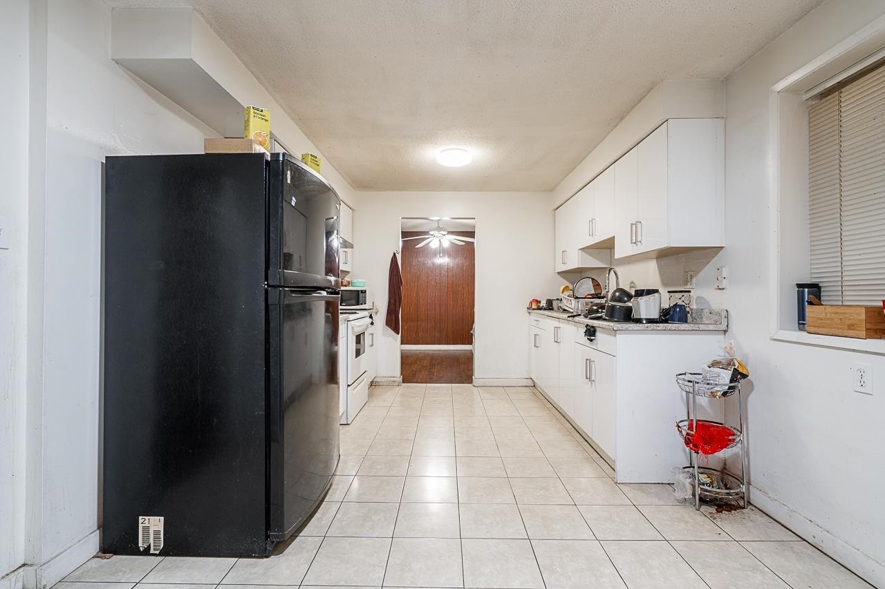 









10040


128

Street,
Surrey,




BC
V5N 5K7

