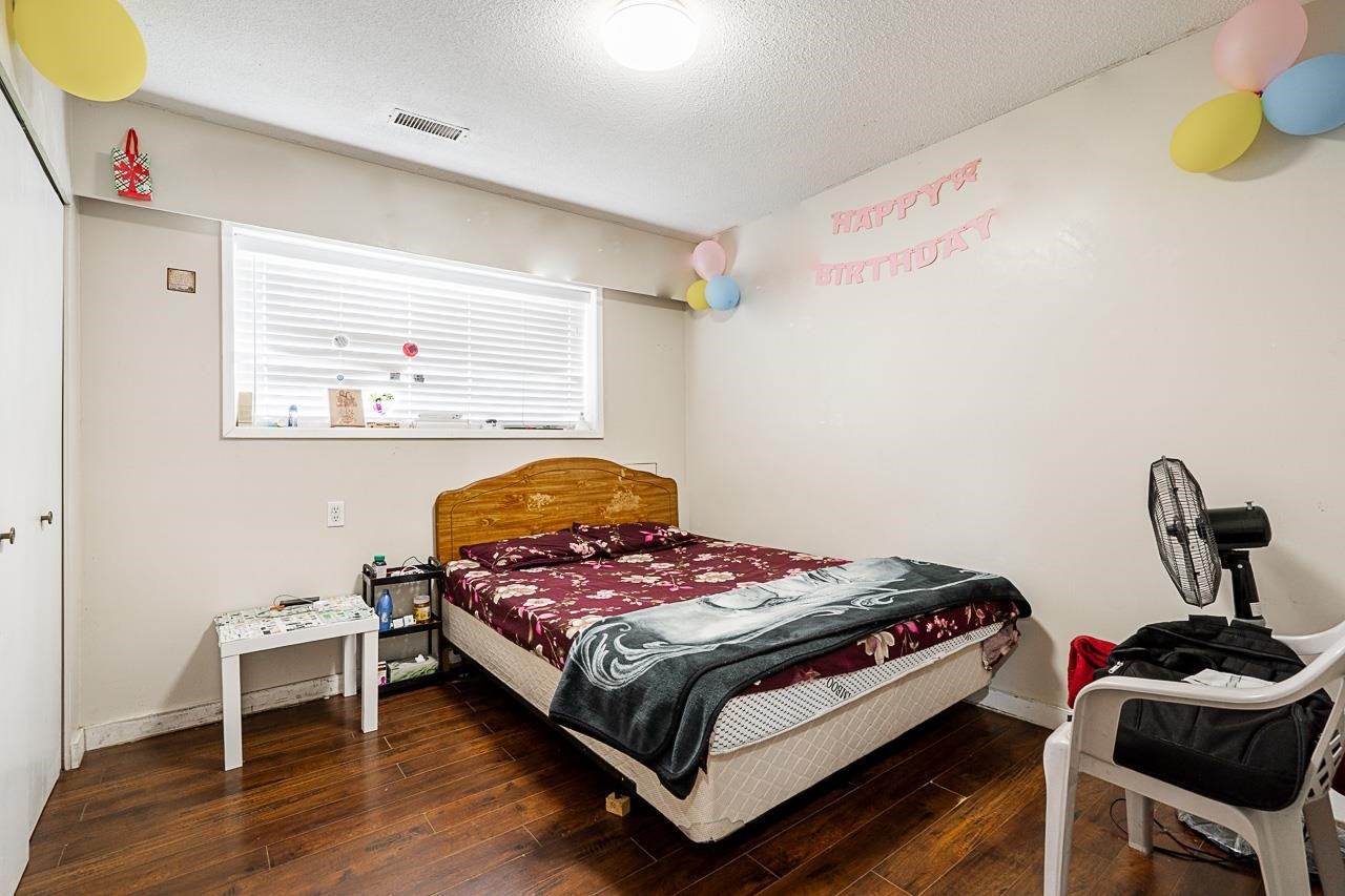 









10040


128

Street,
Surrey,




BC
V5N 5K7

