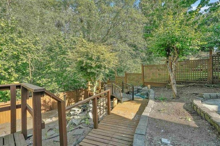 









7794


141b

Street,
Surrey,




BC
V3W 6J7

