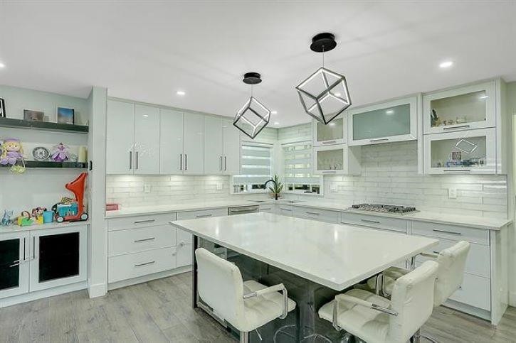 









7794


141b

Street,
Surrey,




BC
V3W 6J7

