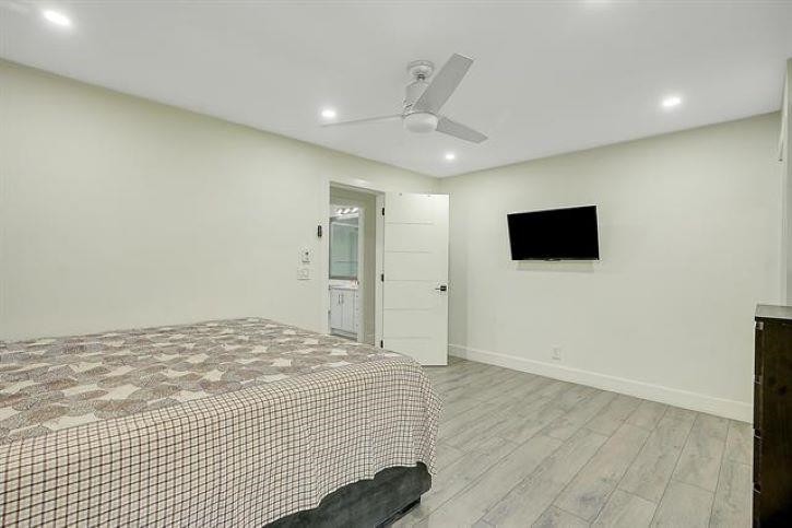 









7794


141b

Street,
Surrey,




BC
V3W 6J7

