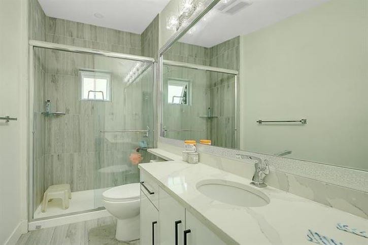 









7794


141b

Street,
Surrey,




BC
V3W 6J7

