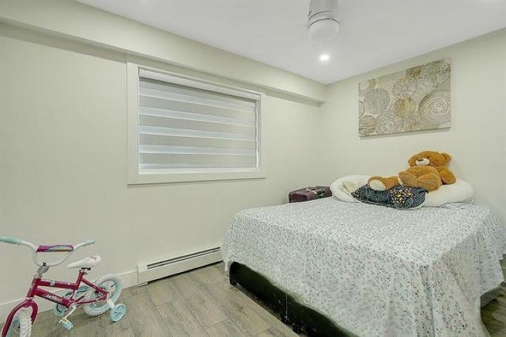 









7794


141b

Street,
Surrey,




BC
V3W 6J7

