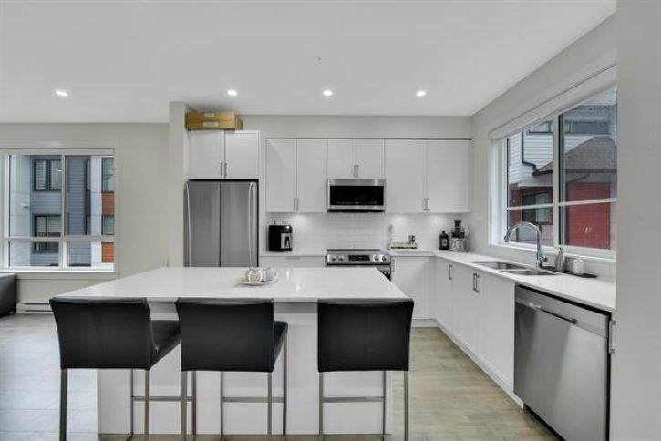 









12830


62

Avenue, 27,
Surrey,




BC
V3X 0K8

