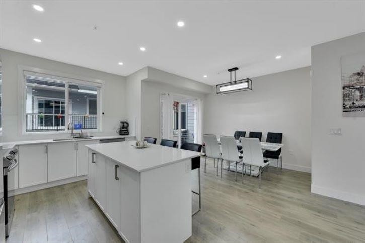 









12830


62

Avenue, 27,
Surrey,




BC
V3X 0K8

