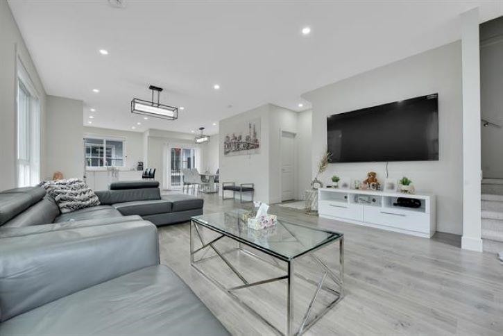 









12830


62

Avenue, 27,
Surrey,




BC
V3X 0K8

