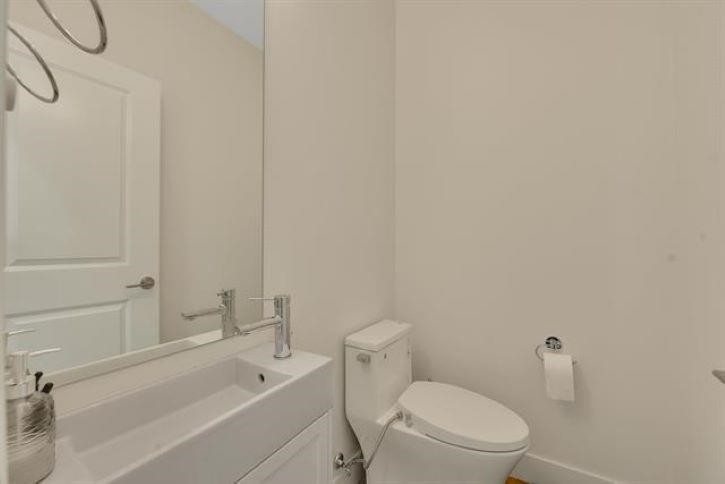 









12830


62

Avenue, 27,
Surrey,




BC
V3X 0K8

