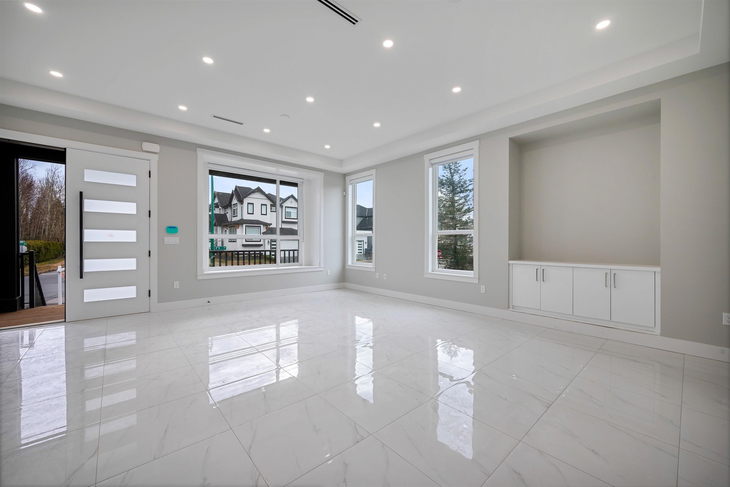 









19351


71

Avenue,
Surrey,




BC
V4N 1N2

