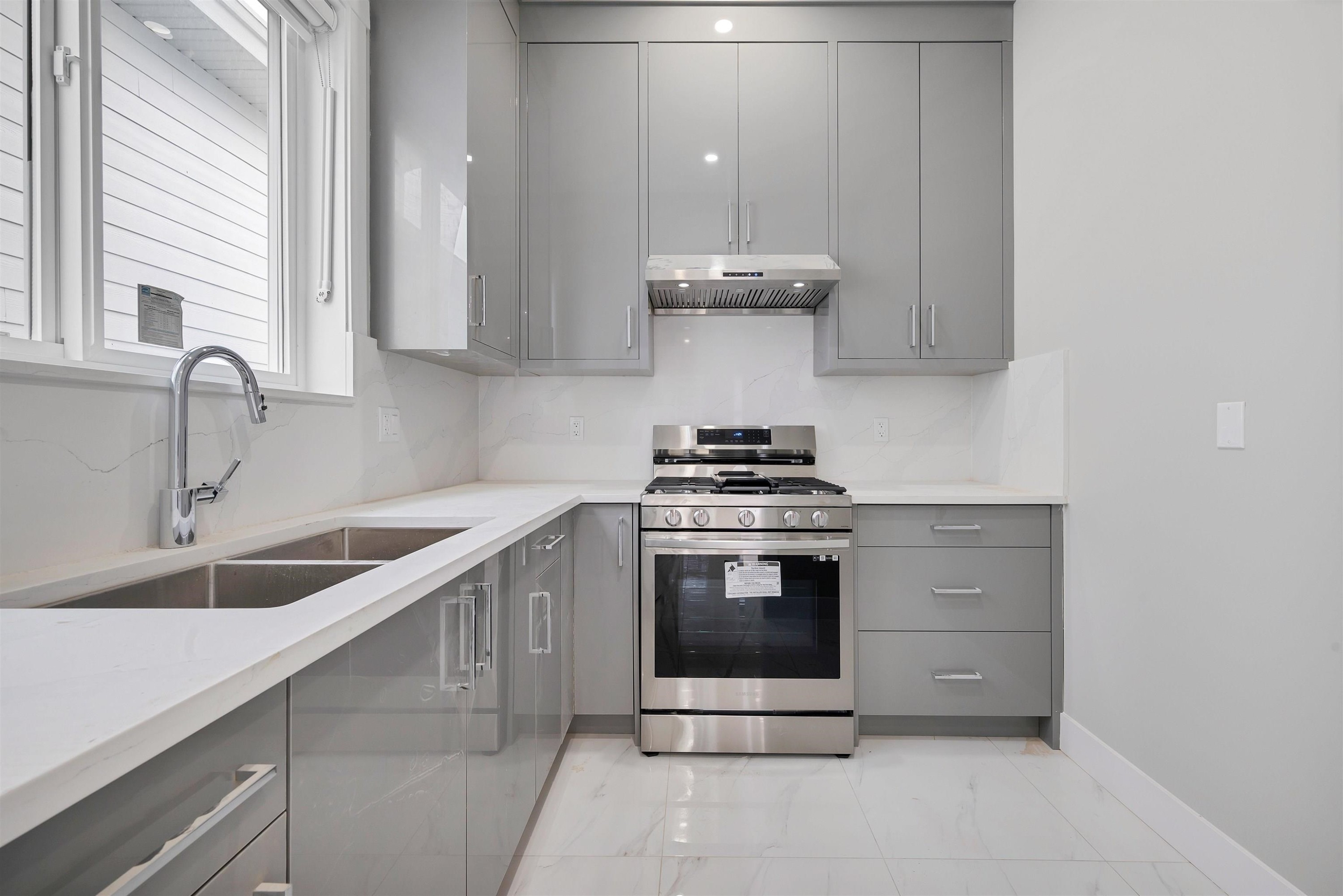 









19351


71

Avenue,
Surrey,




BC
V4N 1N2

