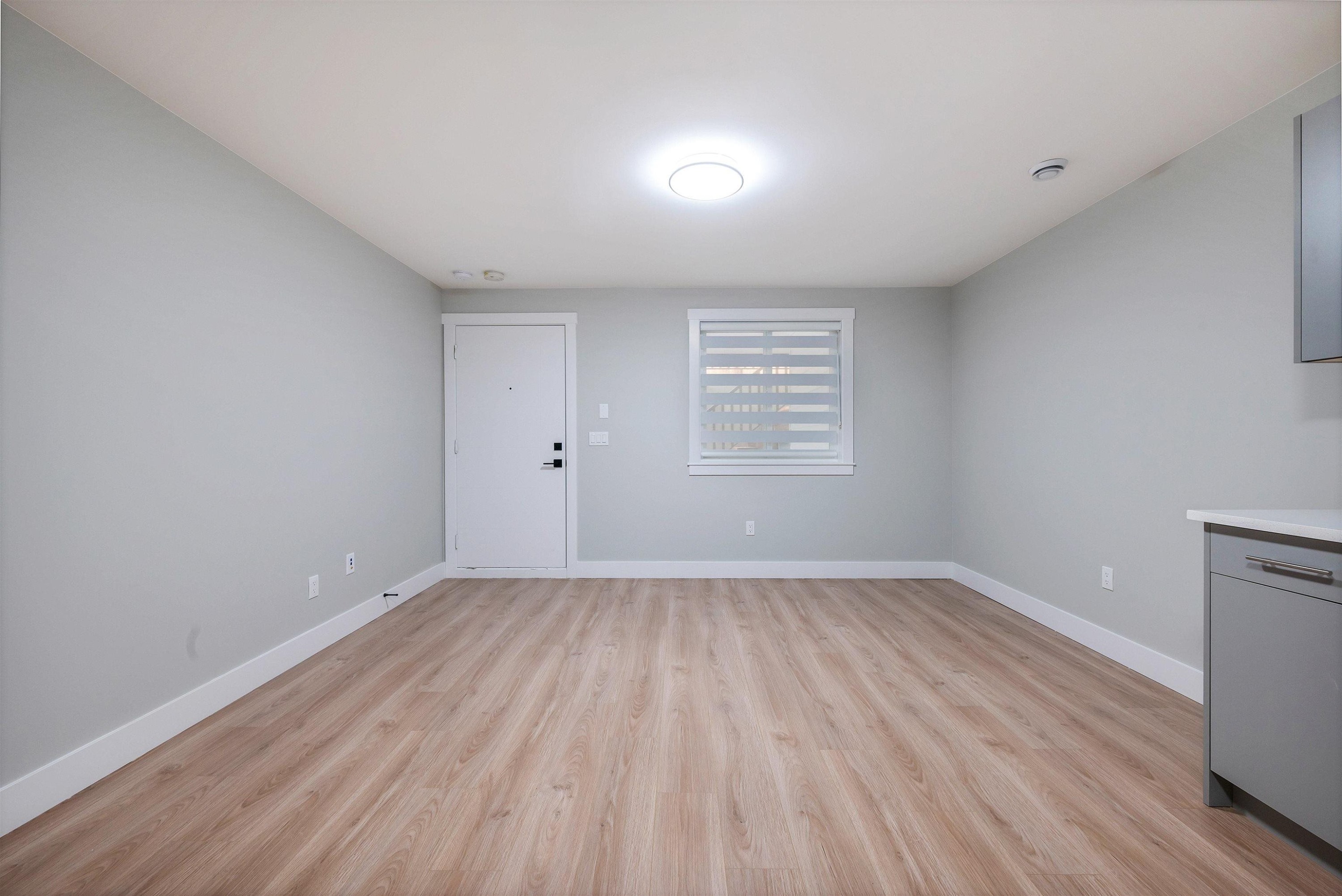 









19351


71

Avenue,
Surrey,




BC
V4N 1N2

