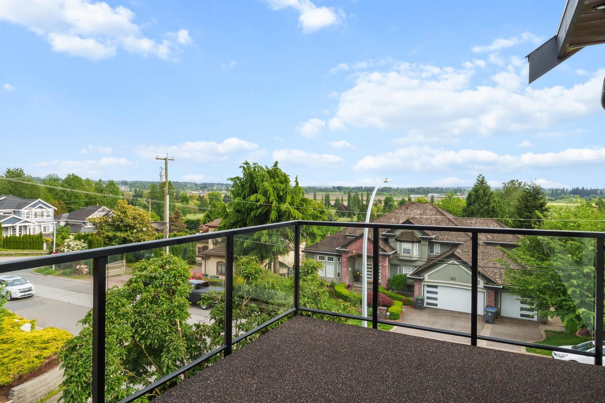 









7814


167a

Street,
Surrey,




BC
V4N 0L9

