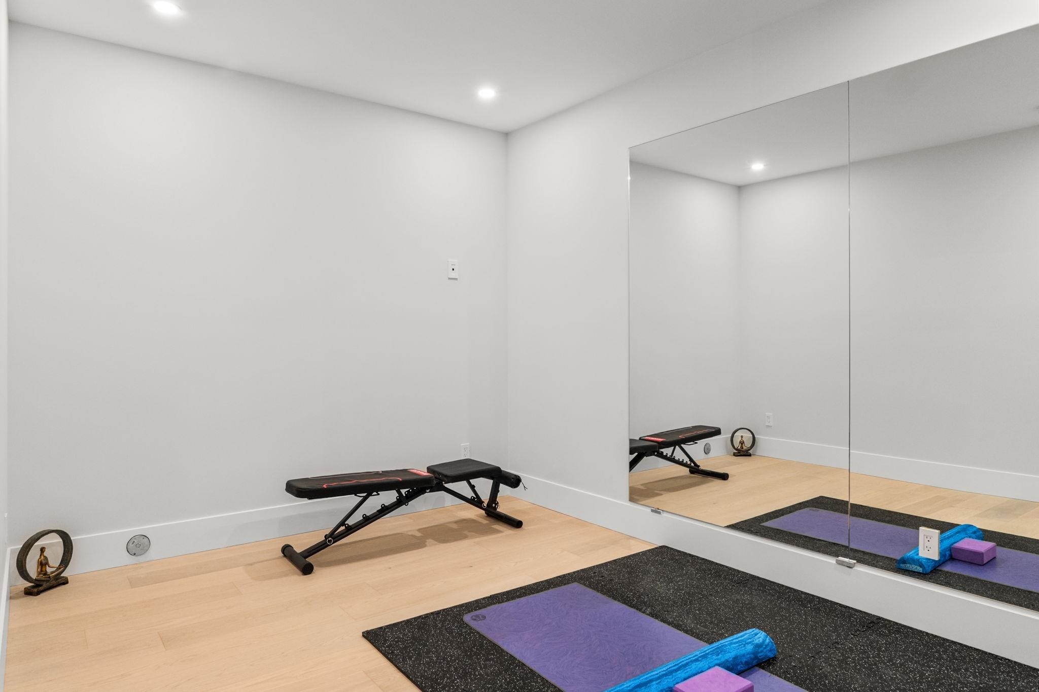 









7814


167a

Street,
Surrey,




BC
V4N 0L9

